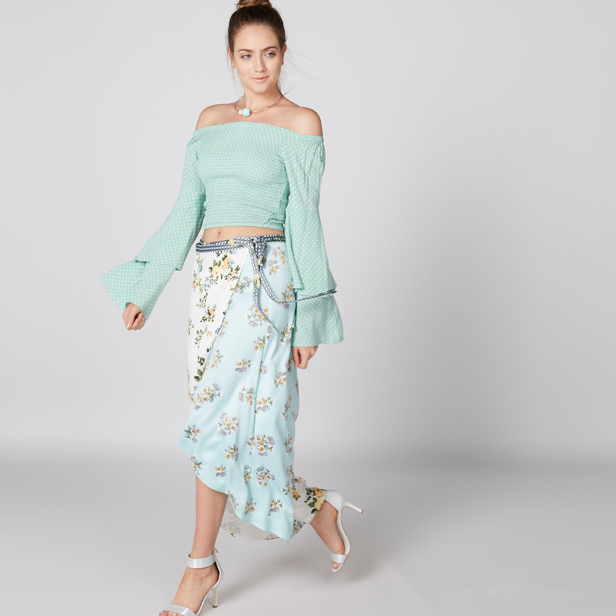 تنورة ملفوفة بطول غير مستوٍ وطبعات أزهار-women-clothing-bottoms-skirts-image-3