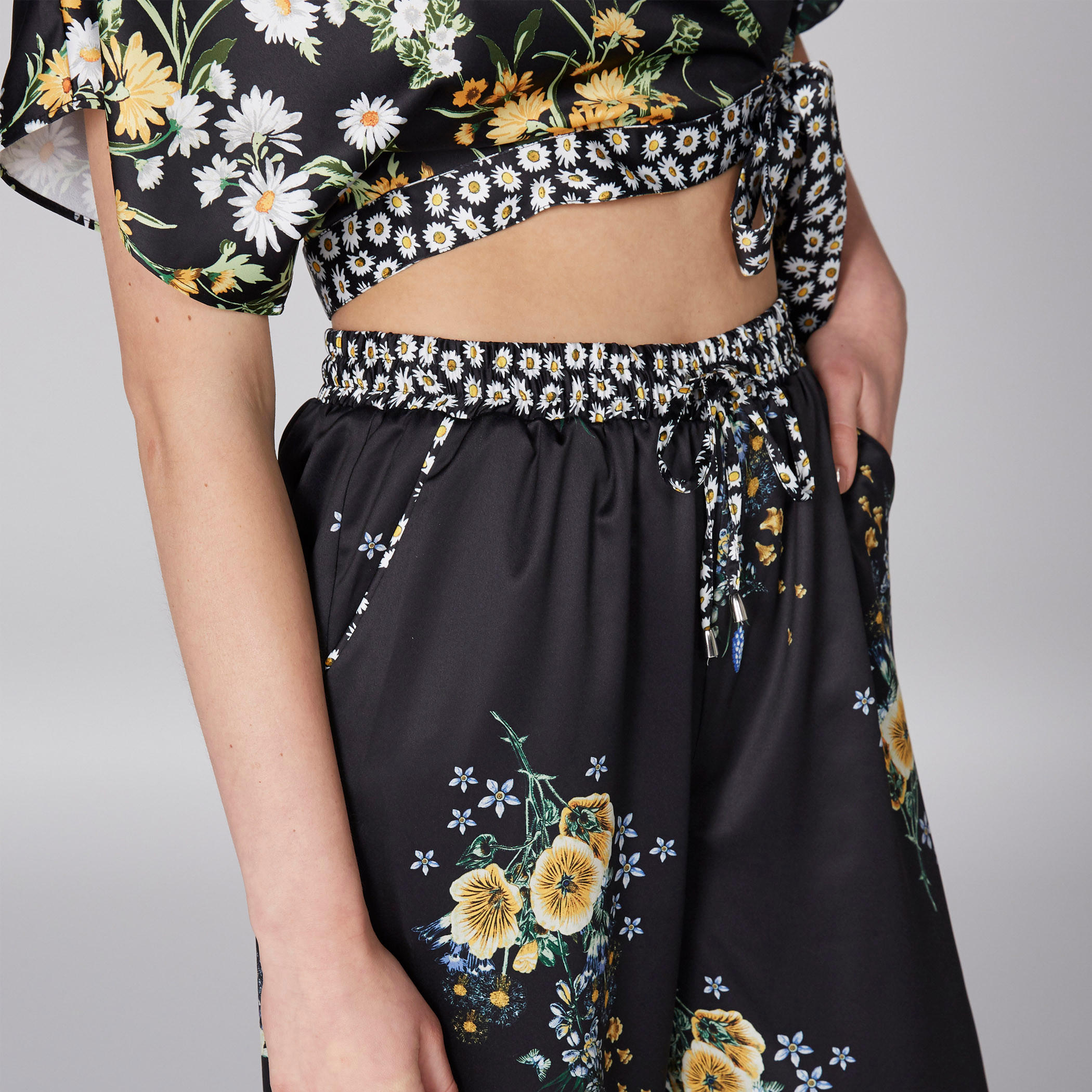 بنطال بالازو طويل بجيوب وطبعات أزهار-women-clothing-bottoms-trousers-image-2