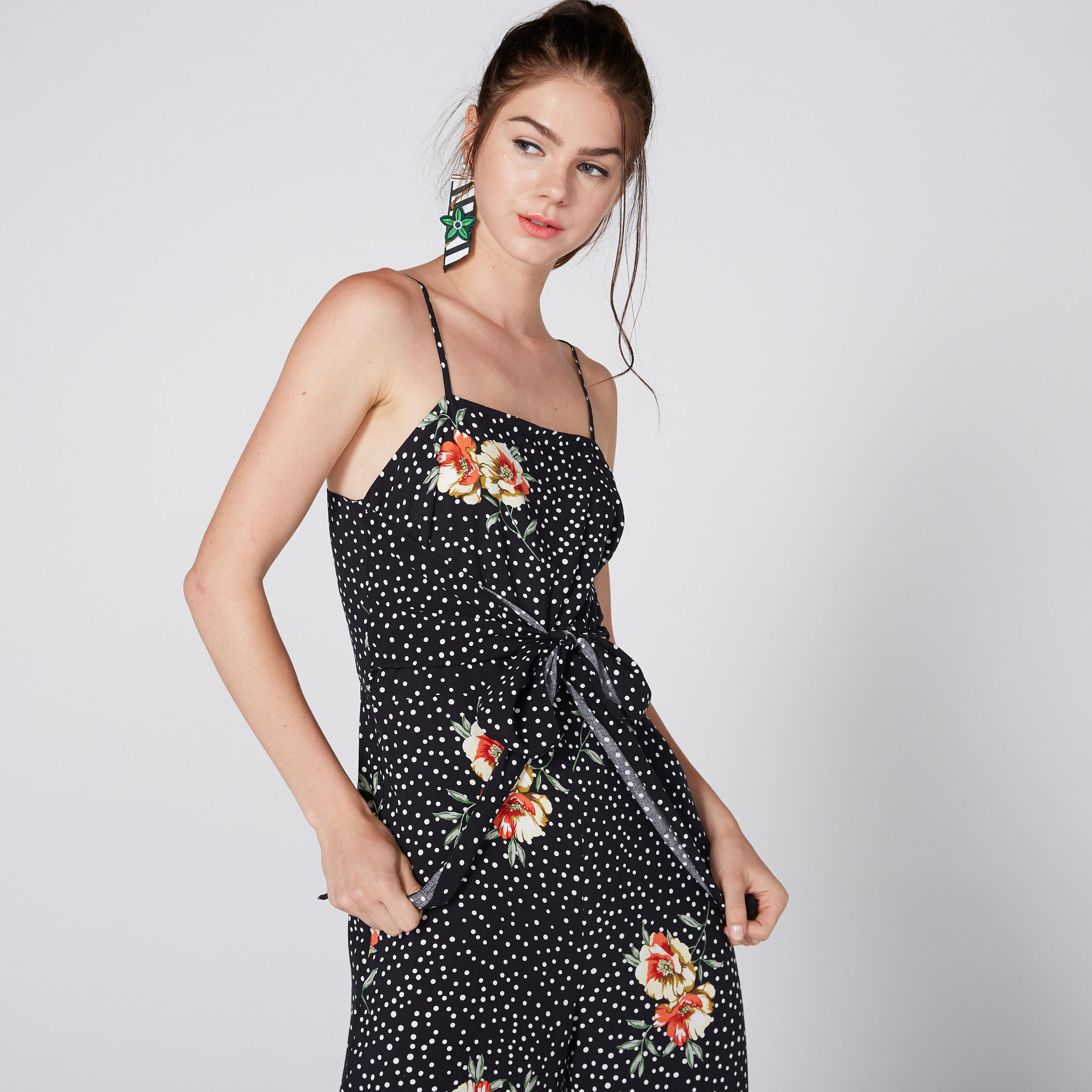 أفرول بحمّالات رفيعة ورباط بطبعات-women-clothing-jumpsuits-image-3