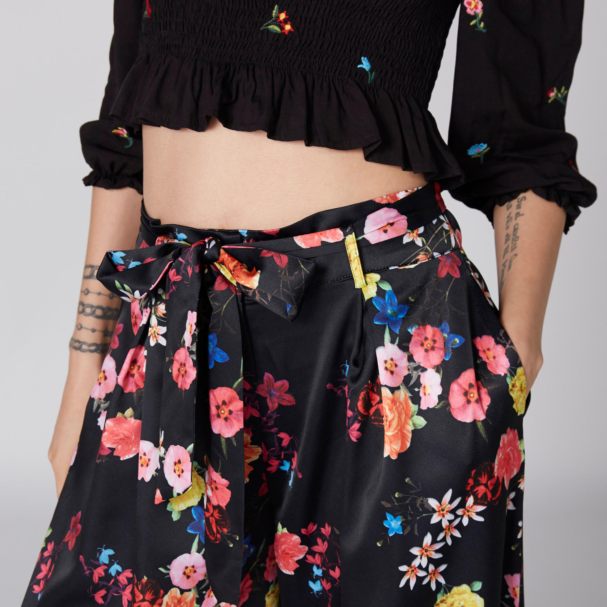 بنطال بالازو بجيوب وطبعات-women-clothing-bottoms-trousers-image-2