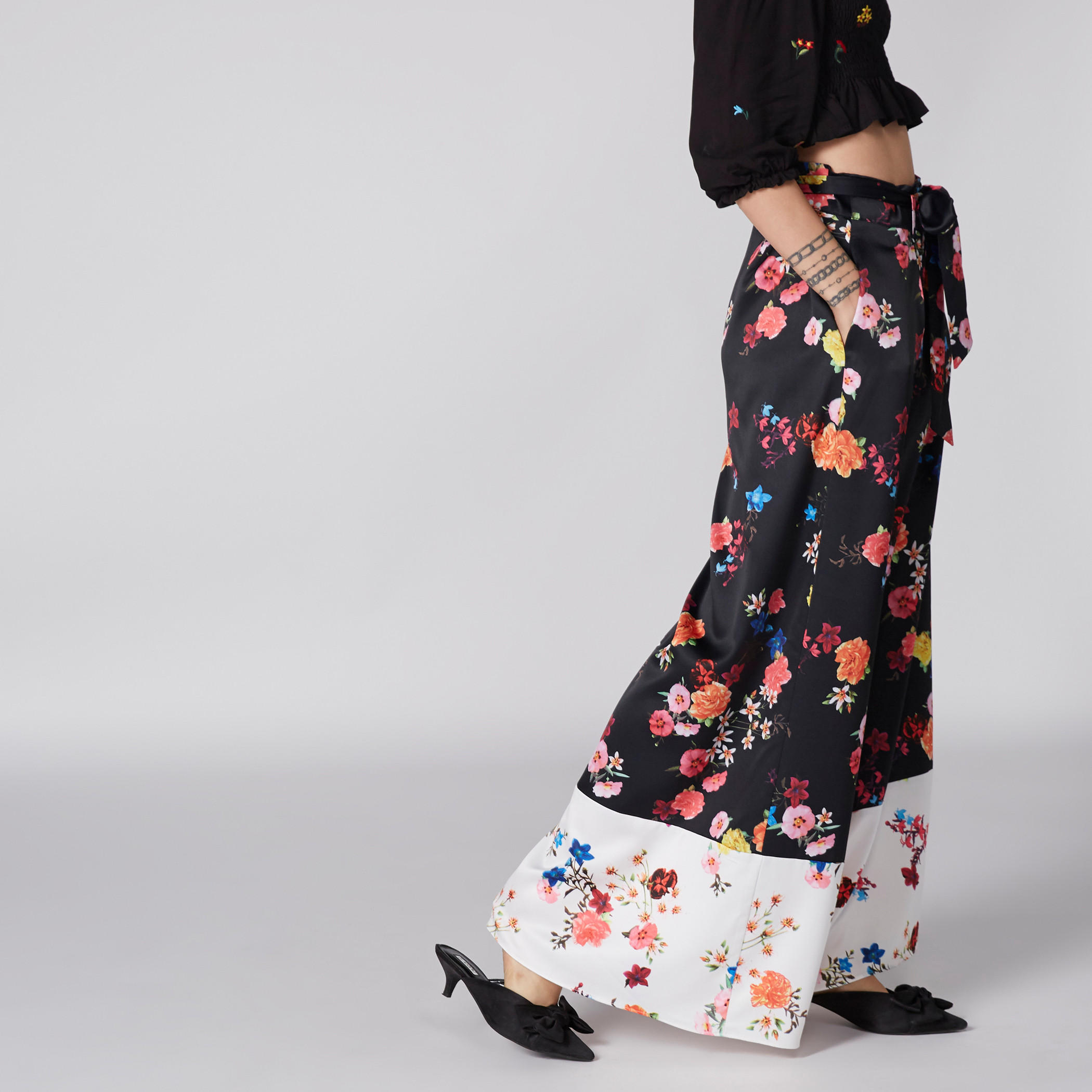 بنطال بالازو بجيوب وطبعات-women-clothing-bottoms-trousers-image-3