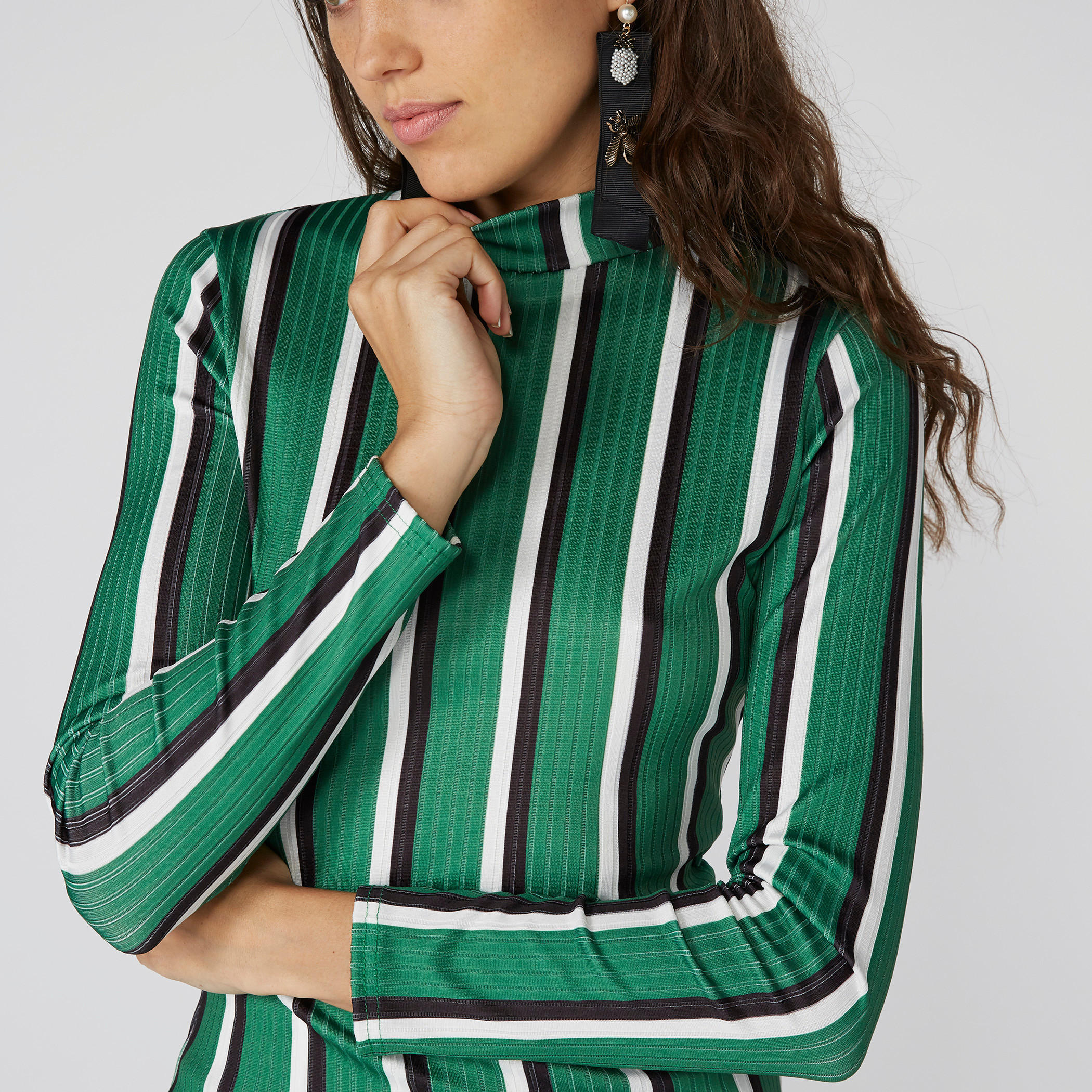 بلوزة مقلّمة بياقة عالية واسعة وأكمام طويلة-women-clothing-shirtsandblouses-blouses-image-2