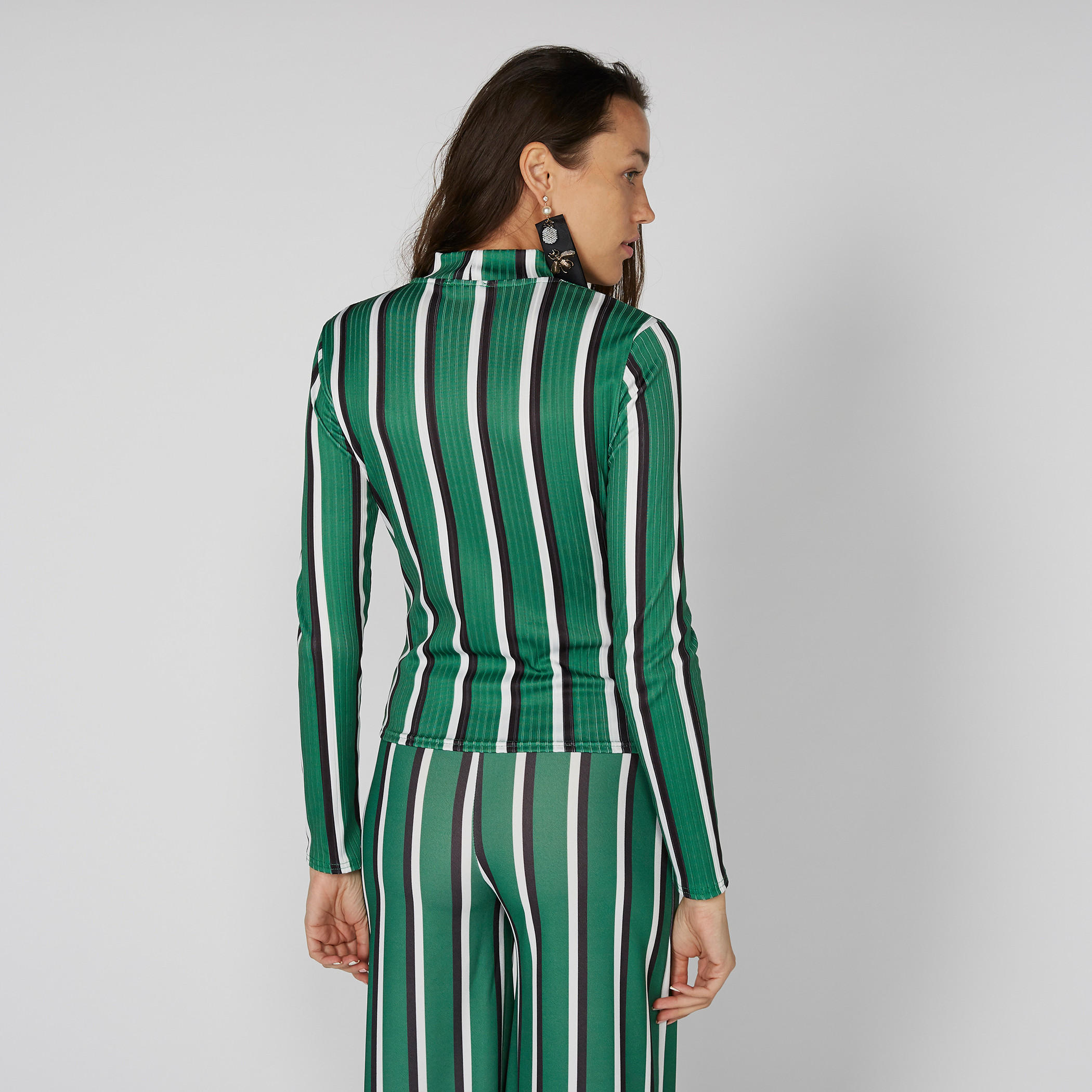 بلوزة مقلّمة بياقة عالية واسعة وأكمام طويلة-women-clothing-shirtsandblouses-blouses-image-4