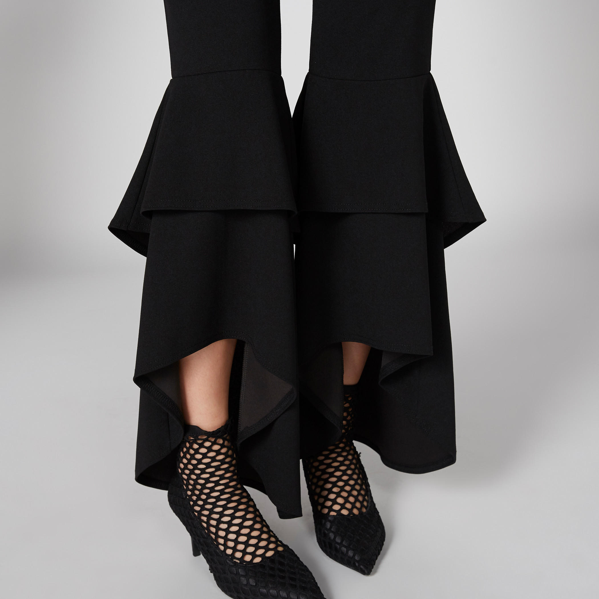 بنطال طويل بخصر مطّاطي وتفاصيل كشكش-women-clothing-bottoms-trousers-image-4