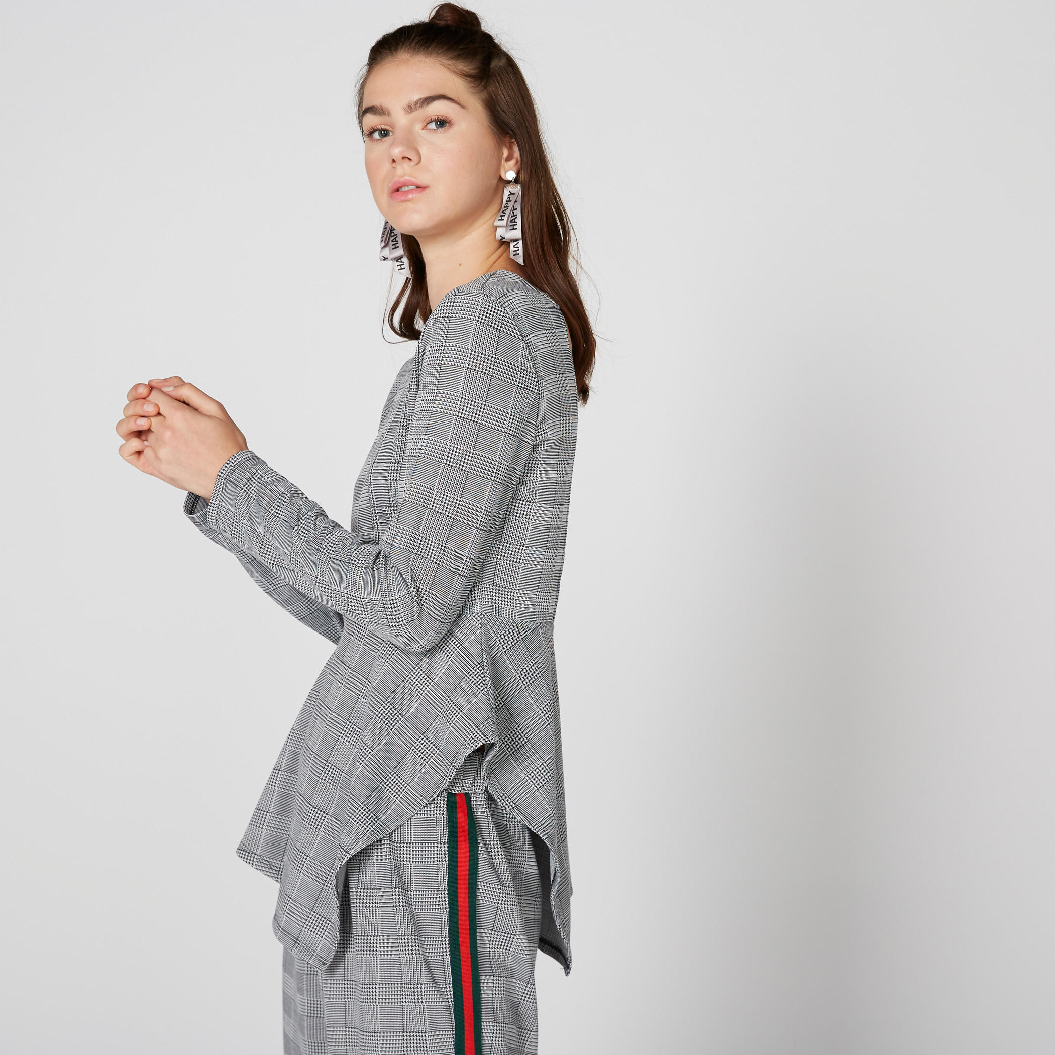 بلوزة كاروهات بحواف غير مستوية وأكمام طويلة-women-clothing-shirtsandblouses-blouses-image-1