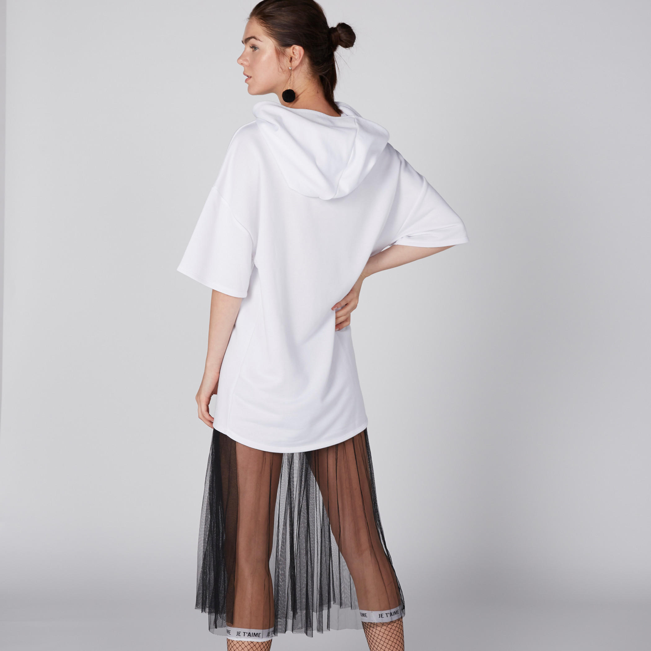 سويت شيرت بأكمام قصيرة وطبعات وقبعة-women-winterwear-hoodiesandsweatshirts-hoodies-image-3