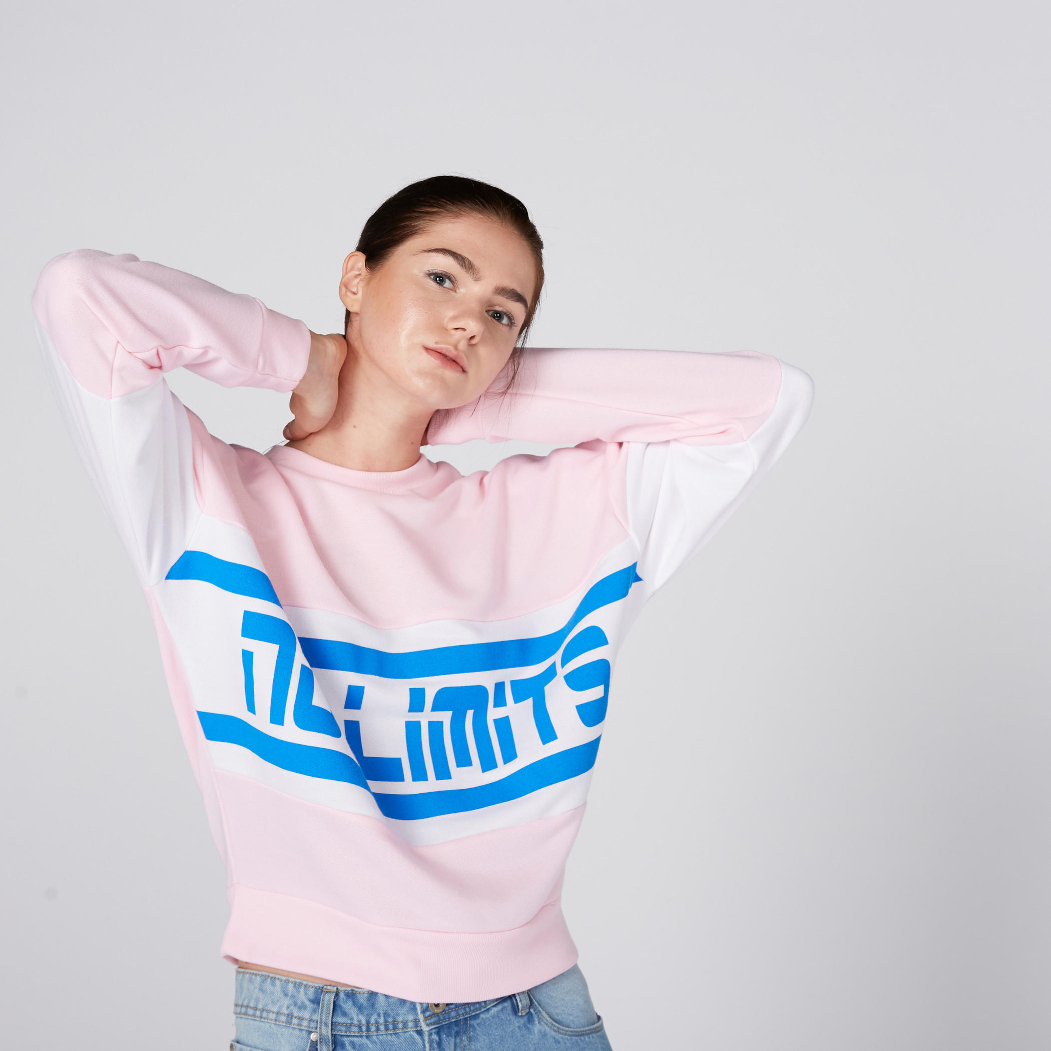 سويت شيرت بياقة ضيّقة وأكمام طويلة وطبعات-women-winterwear-hoodiesandsweatshirts-sweatshirts-image-1