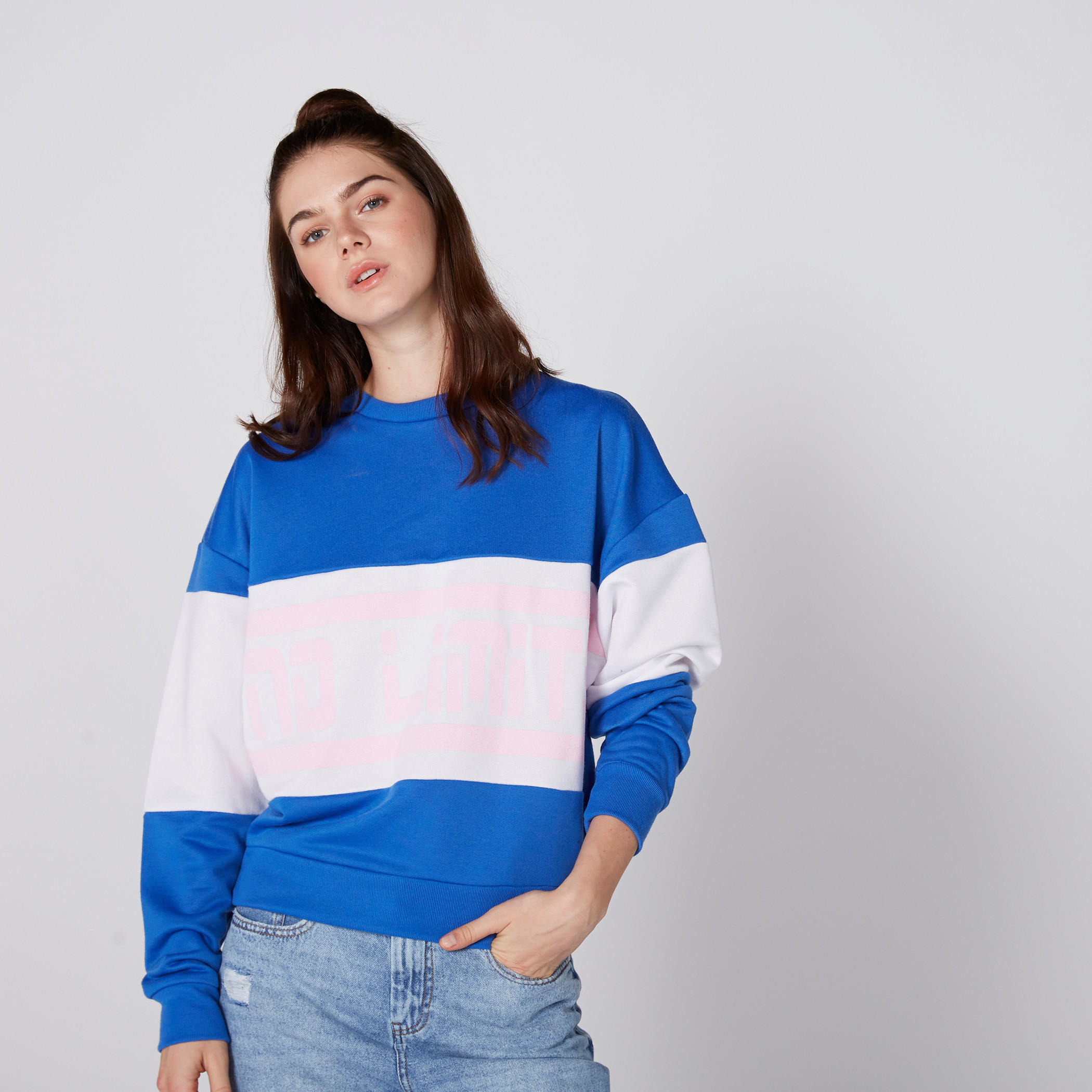 Crew Neck Sweatshirt with Long Sleeves-women-winterwear-hoodiesandsweatshirts-sweatshirts-image-2