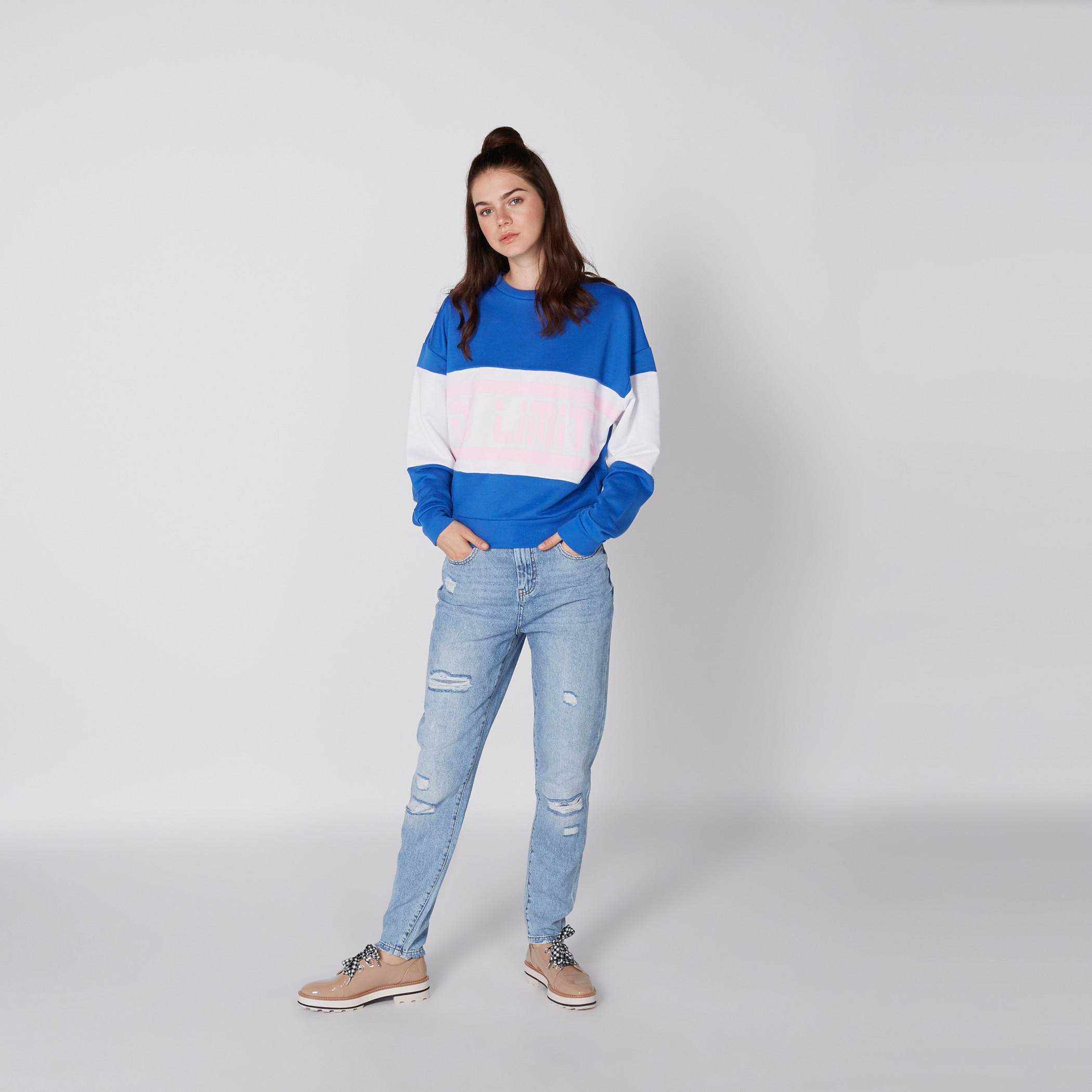 Crew Neck Sweatshirt with Long Sleeves-women-winterwear-hoodiesandsweatshirts-sweatshirts-image-4