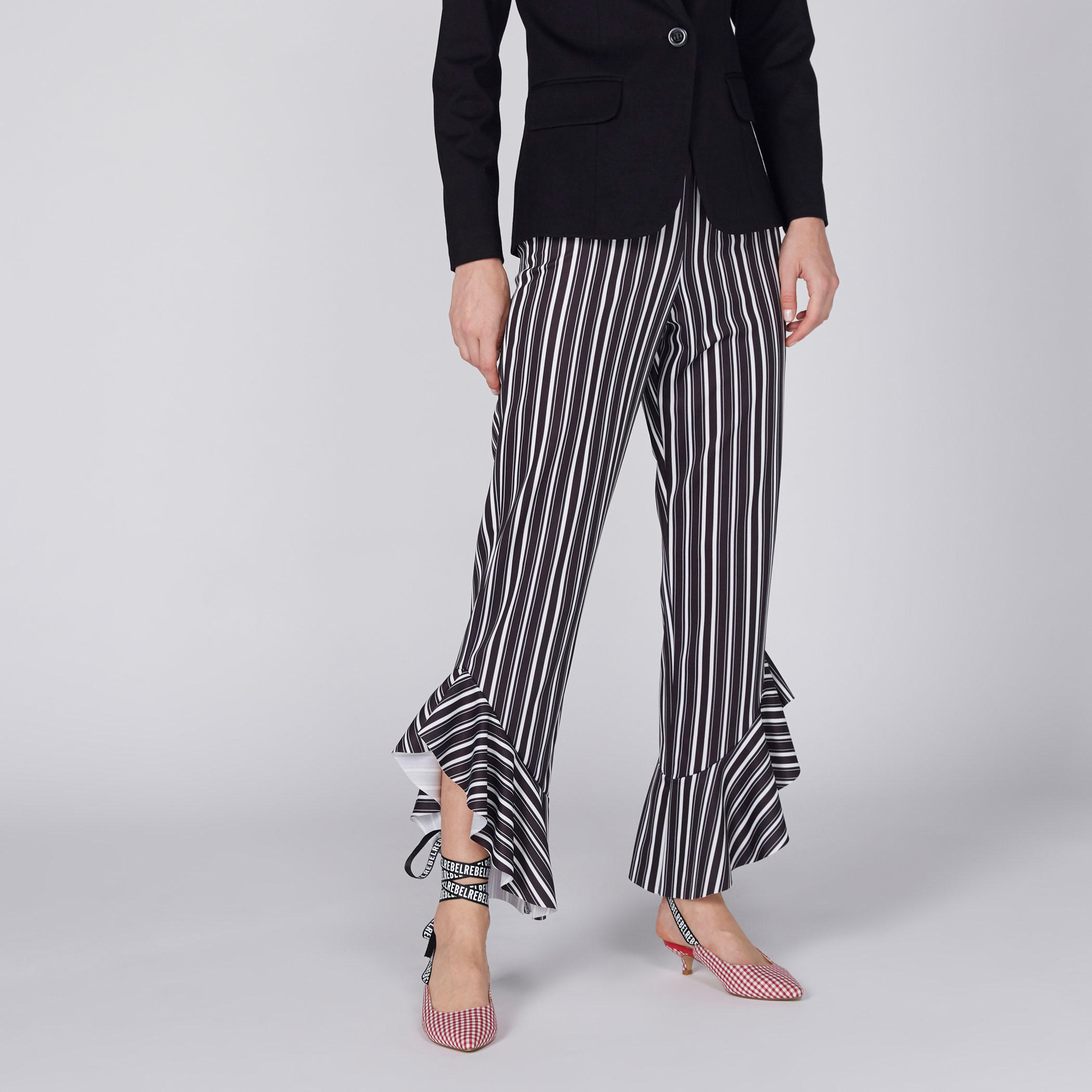 بنطال مقلّم بأساور كشكش واسعة وغير مستوية-women-clothing-bottoms-trousers-image-1