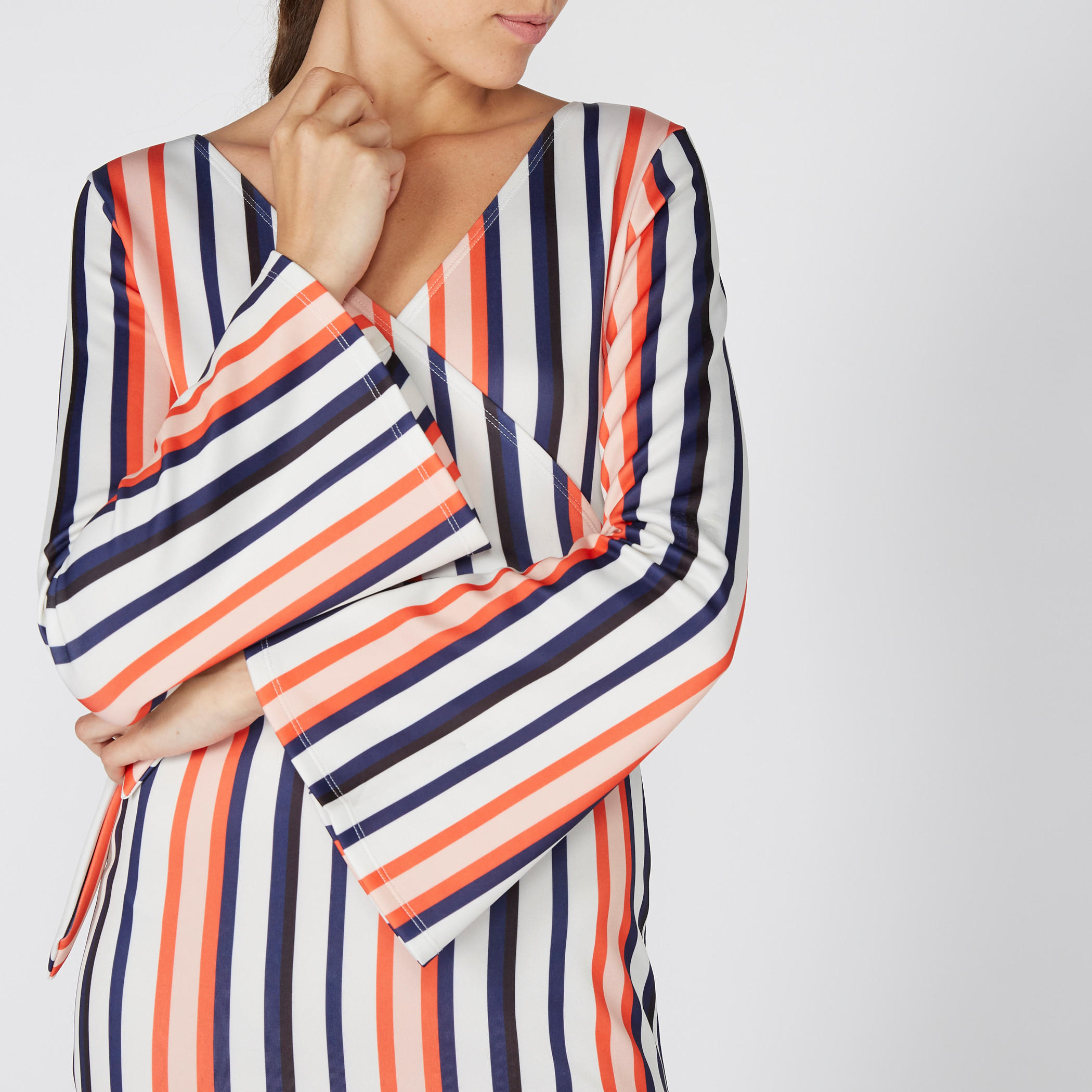 فستان قصير مقلّم بأكمام طويلة-women-clothing-dresses-image-3