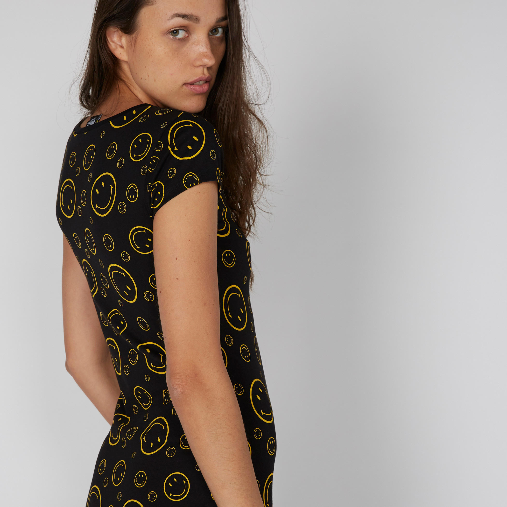 فستان بياقة مستديرة وطبعات وفتحات جانبية-women-clothing-dresses-image-3