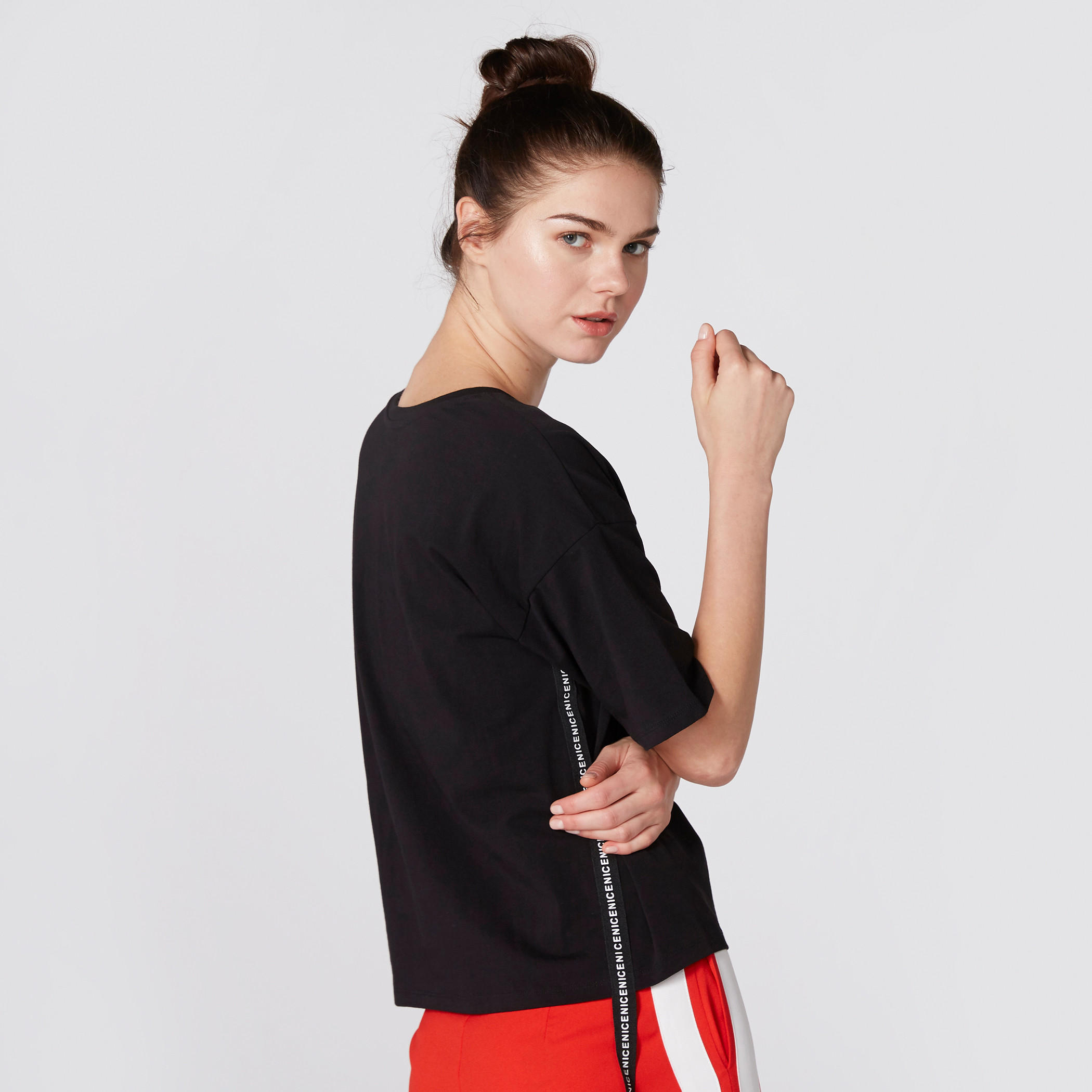تيشيرت بأكمام قصيرة وطبعات-women-clothing-tshirts-image-2