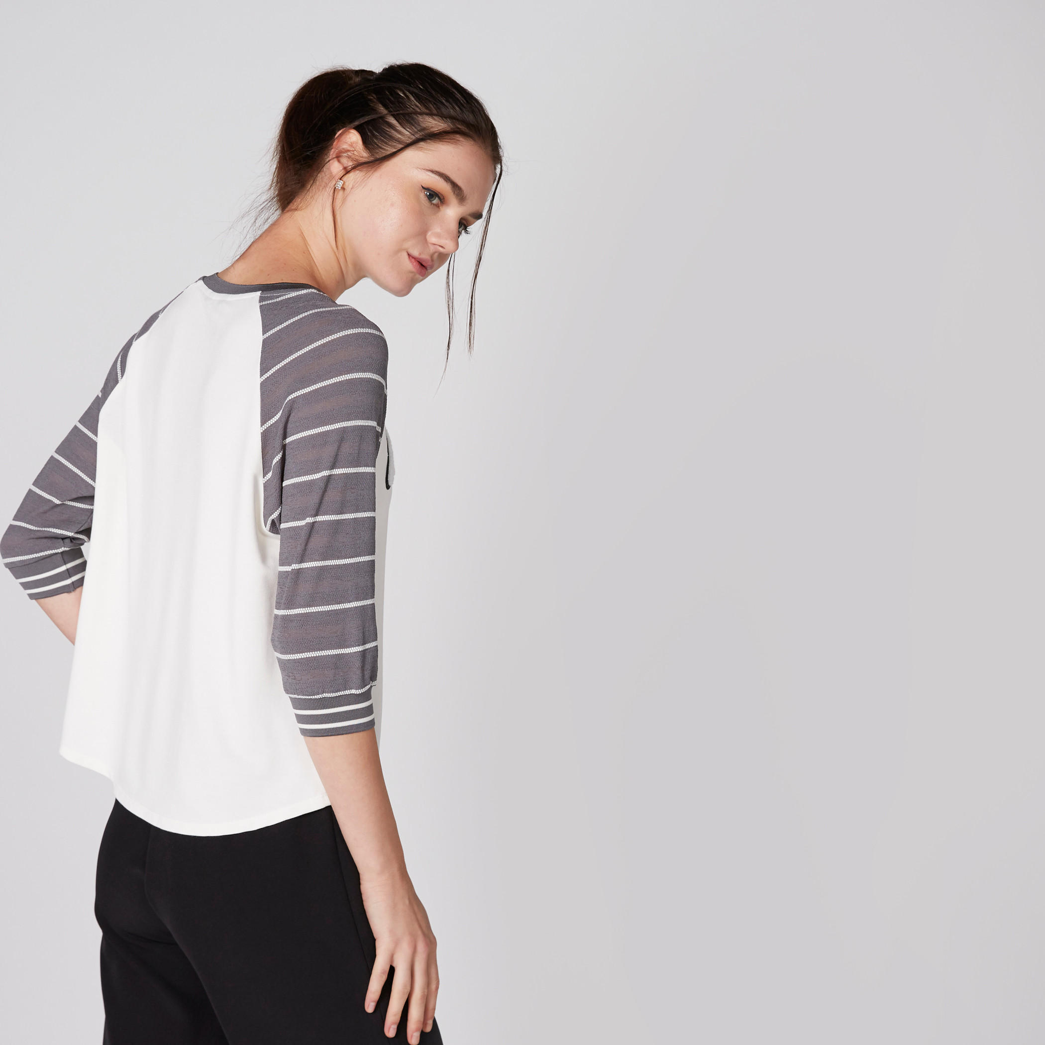 تيشيرت بياقة ضيّقة وأكمام 3/4 وطبعات-women-clothing-tshirts-image-2