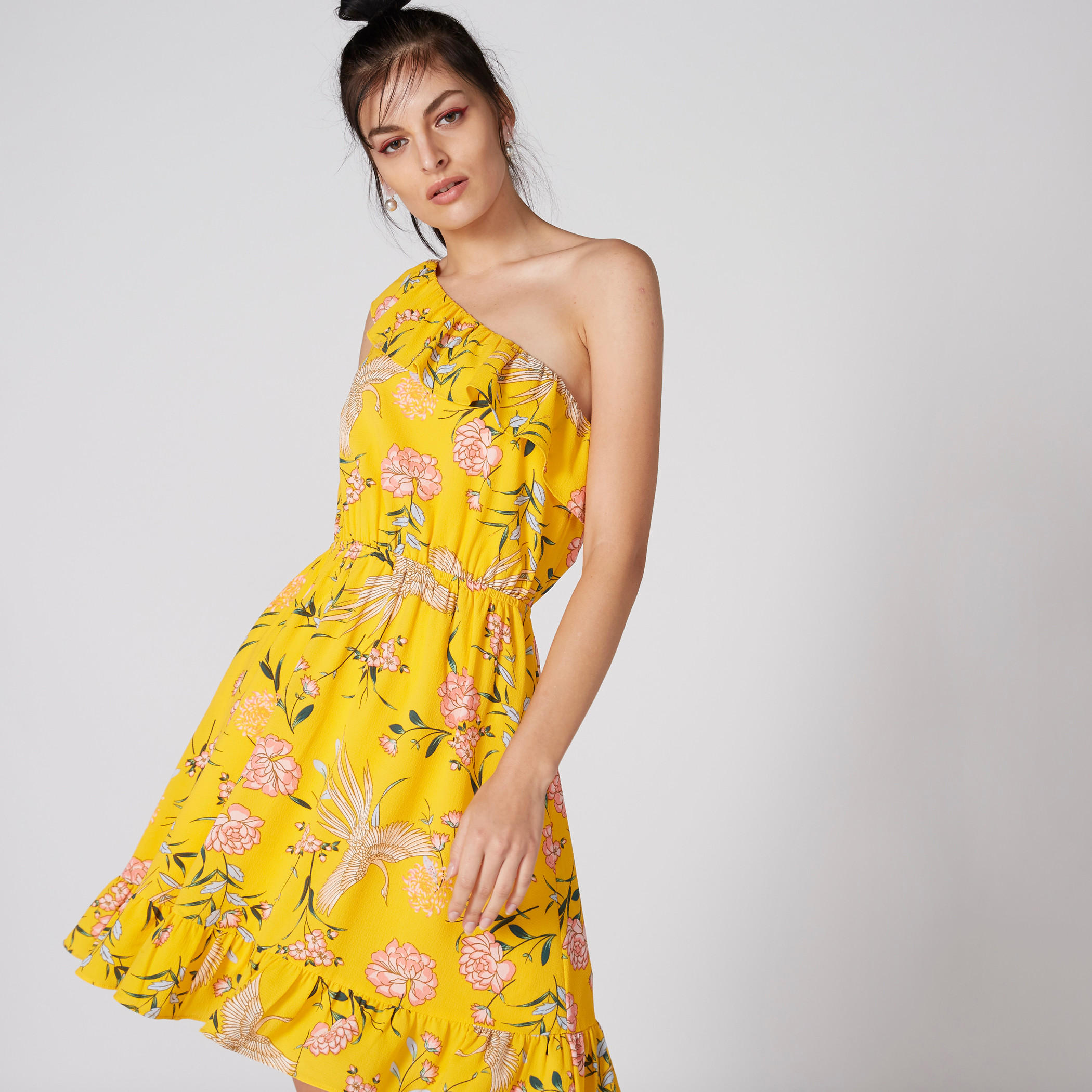 فستان متوسط الطول بكتف واحد وتفاصيل كشكش وطبعات-women-clothing-dresses-image-4