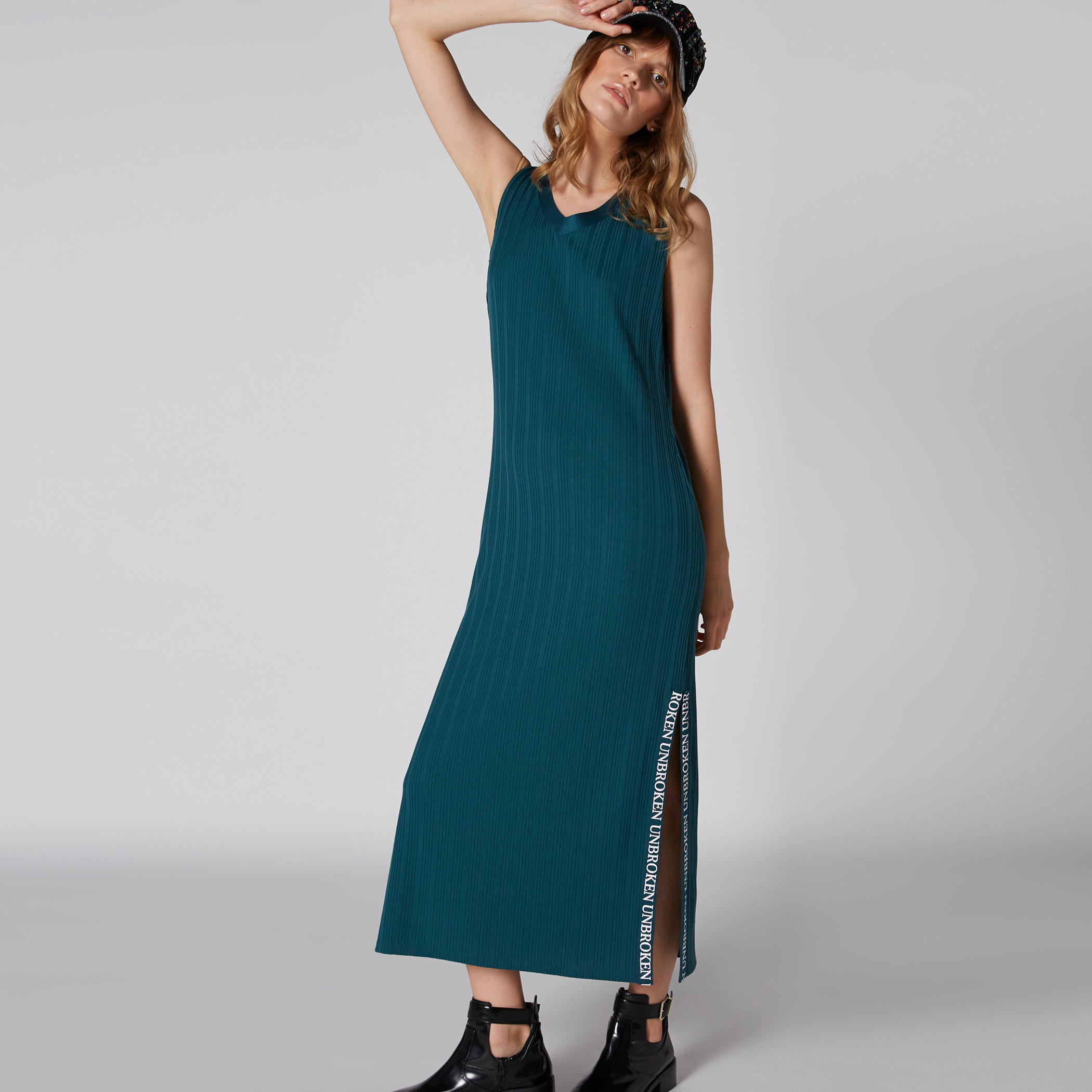فستان مضلع دون أكمام بياقة V-women-clothing-dresses-image-3