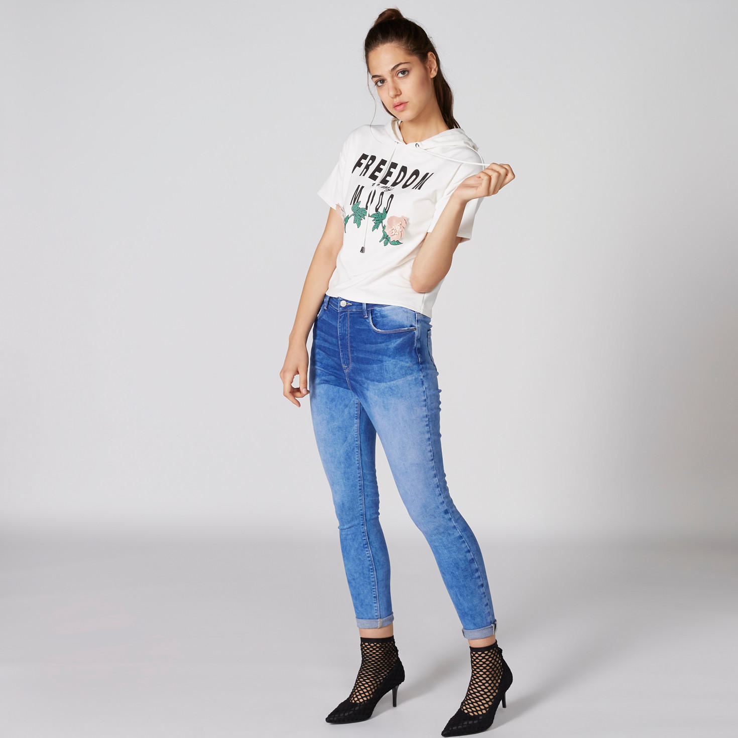 تيشيرت بأكمام قصيرة وطبعات مع قبعة-women-clothing-tshirts-image-1