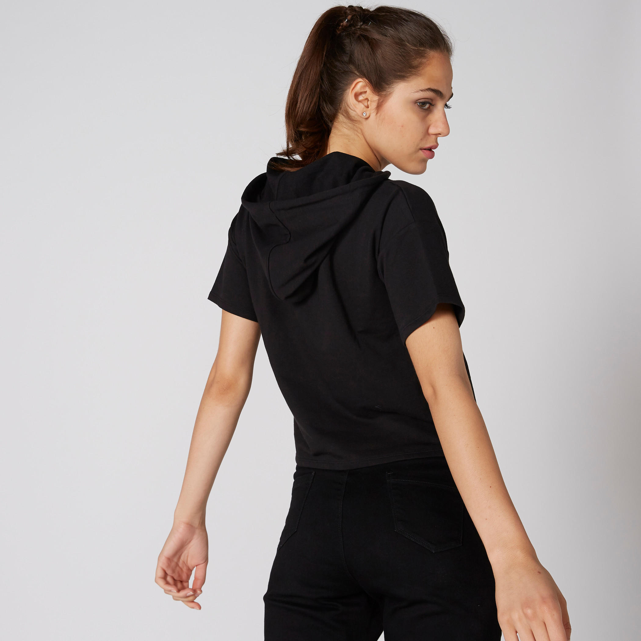 بلوزة مطرزة بأكمام قصيرة وقبعة-women-clothing-tshirts-image-2