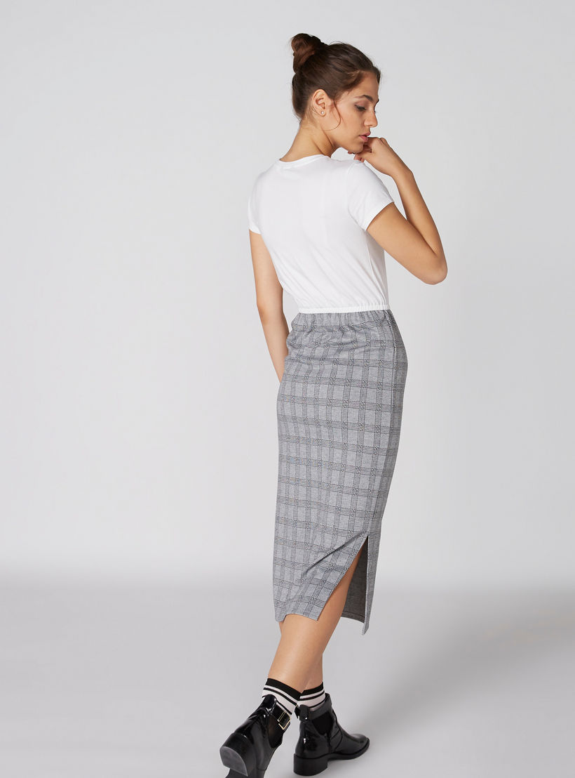 فستان كاروهات بأكمام قصيرة وتزيينات-women-clothing-dresses-image-2