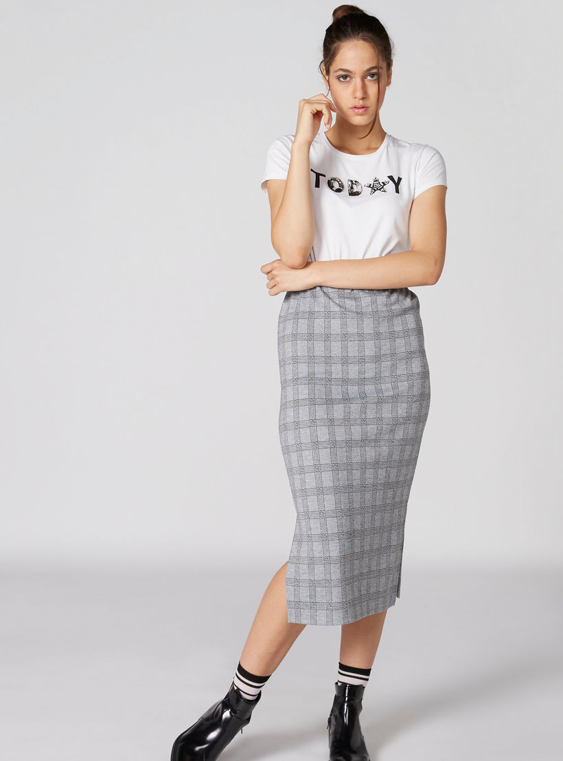 فستان كاروهات بأكمام قصيرة وتزيينات-women-clothing-dresses-image-3