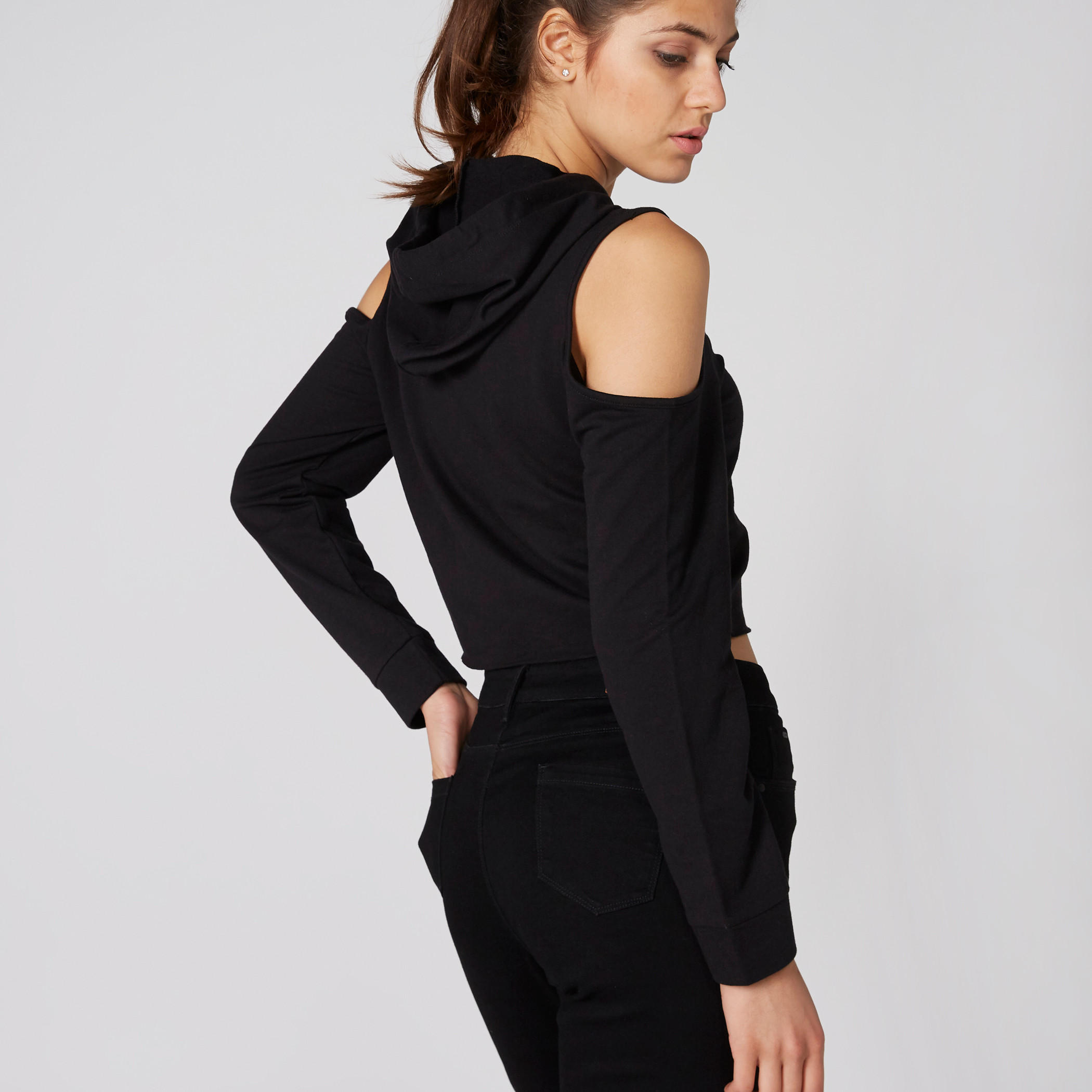 تيشيرت مكشوف الأكتاف بأكمام طويلة وطبعات وقبعة-women-clothing-tshirts-image-2