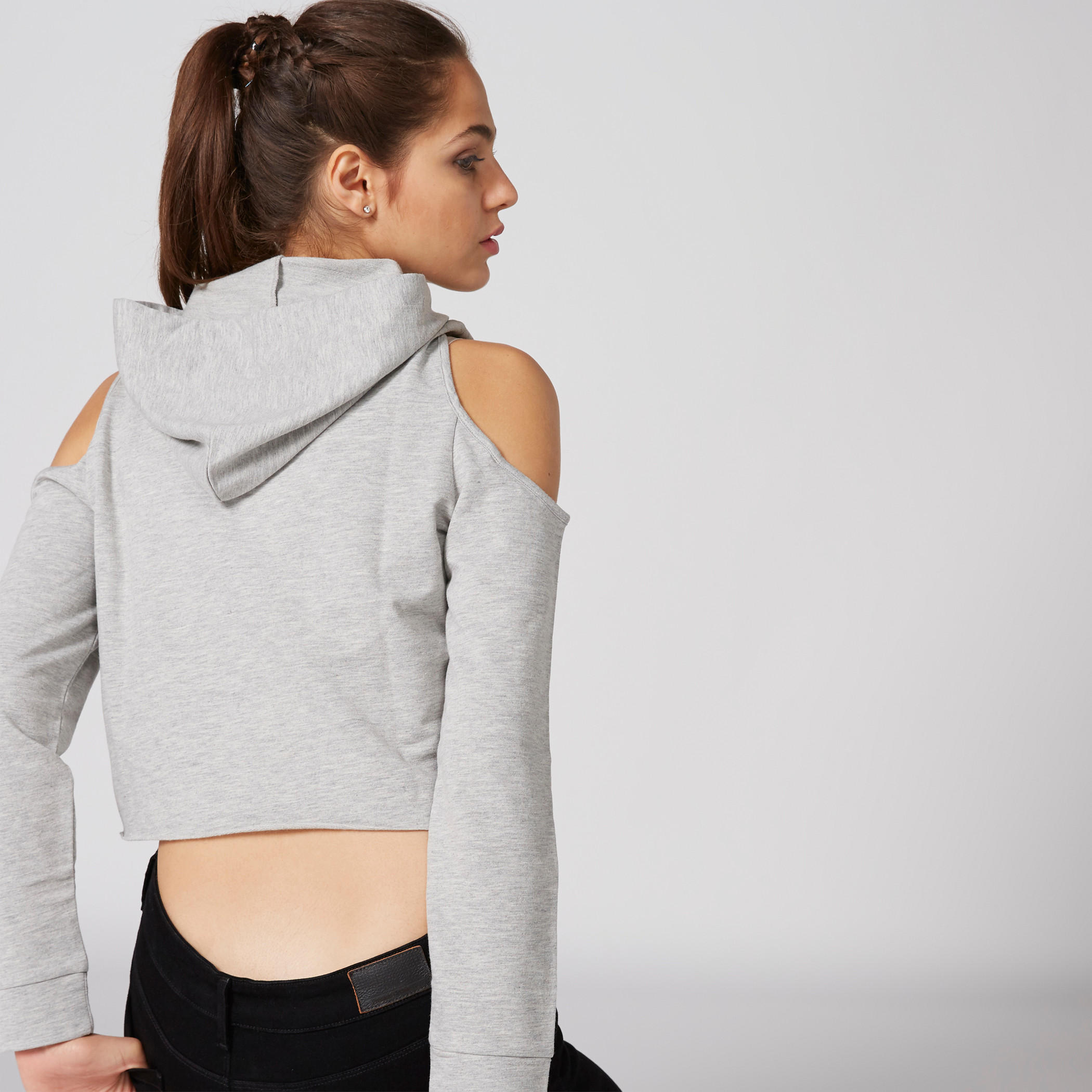 تيشيرت مكشوف الأكتاف بأكمام طويلة وطبعات وقبعة-women-clothing-tshirts-image-2