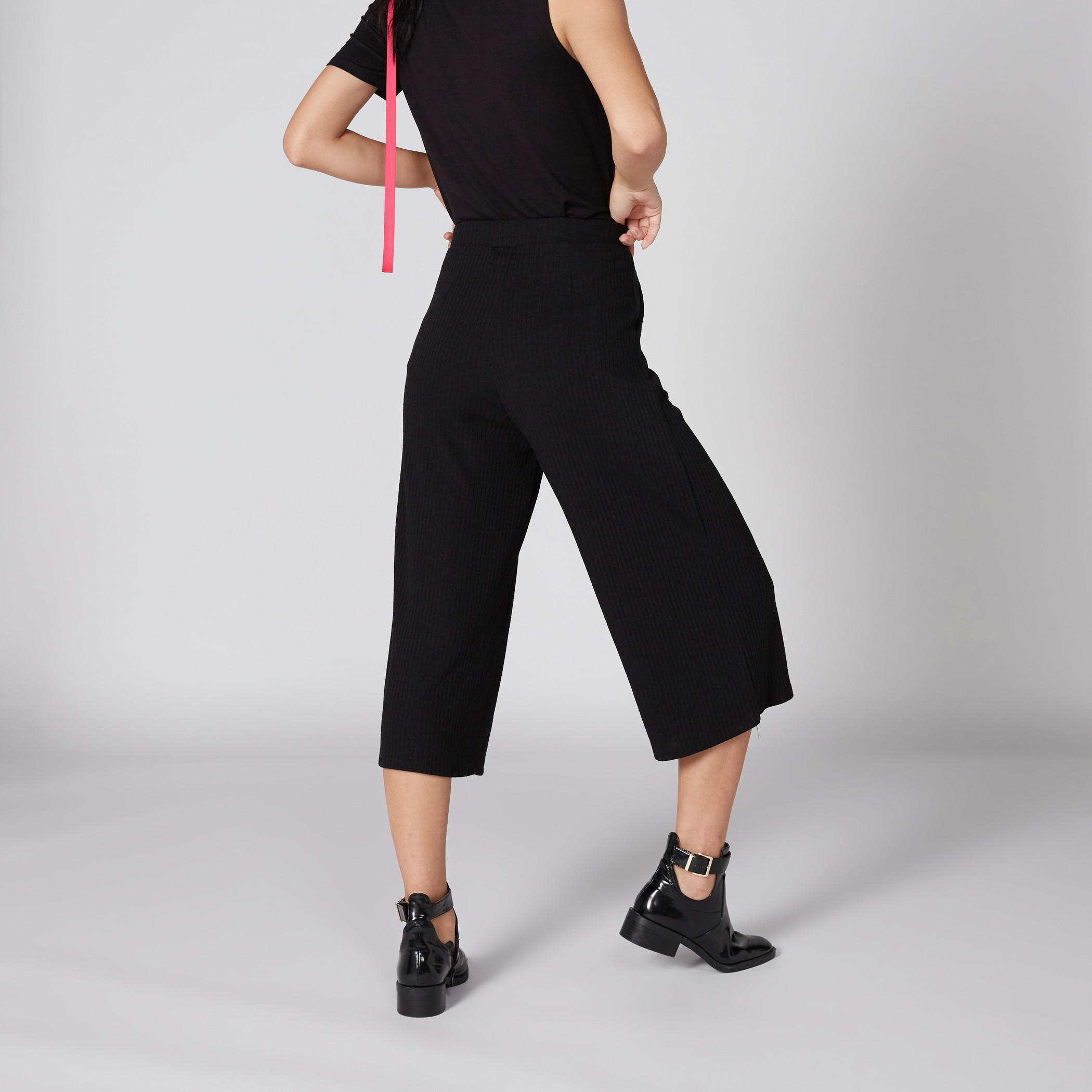 بنطال واسع الساقين مضلّع بخصر مطّاطي ورباط-women-clothing-bottoms-trousers-image-2