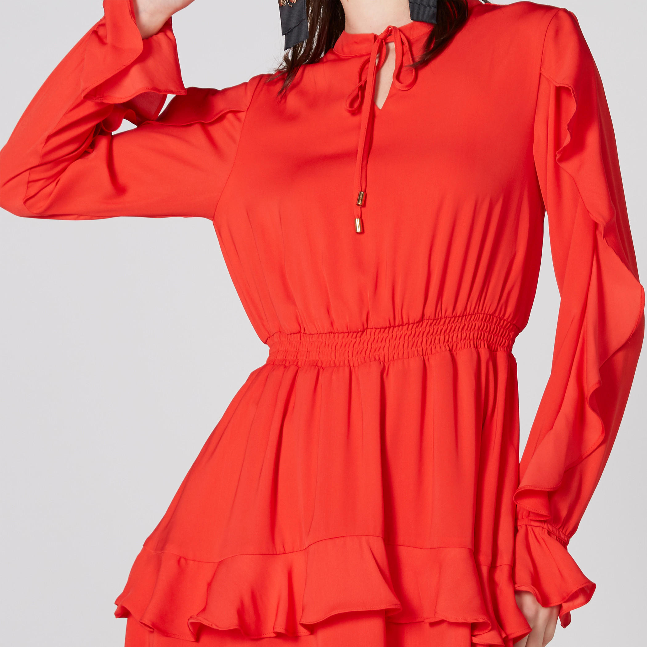 فستان قصير بأكمام طويلة وأربطة وتفاصيل كشكش-women-clothing-dresses-image-5