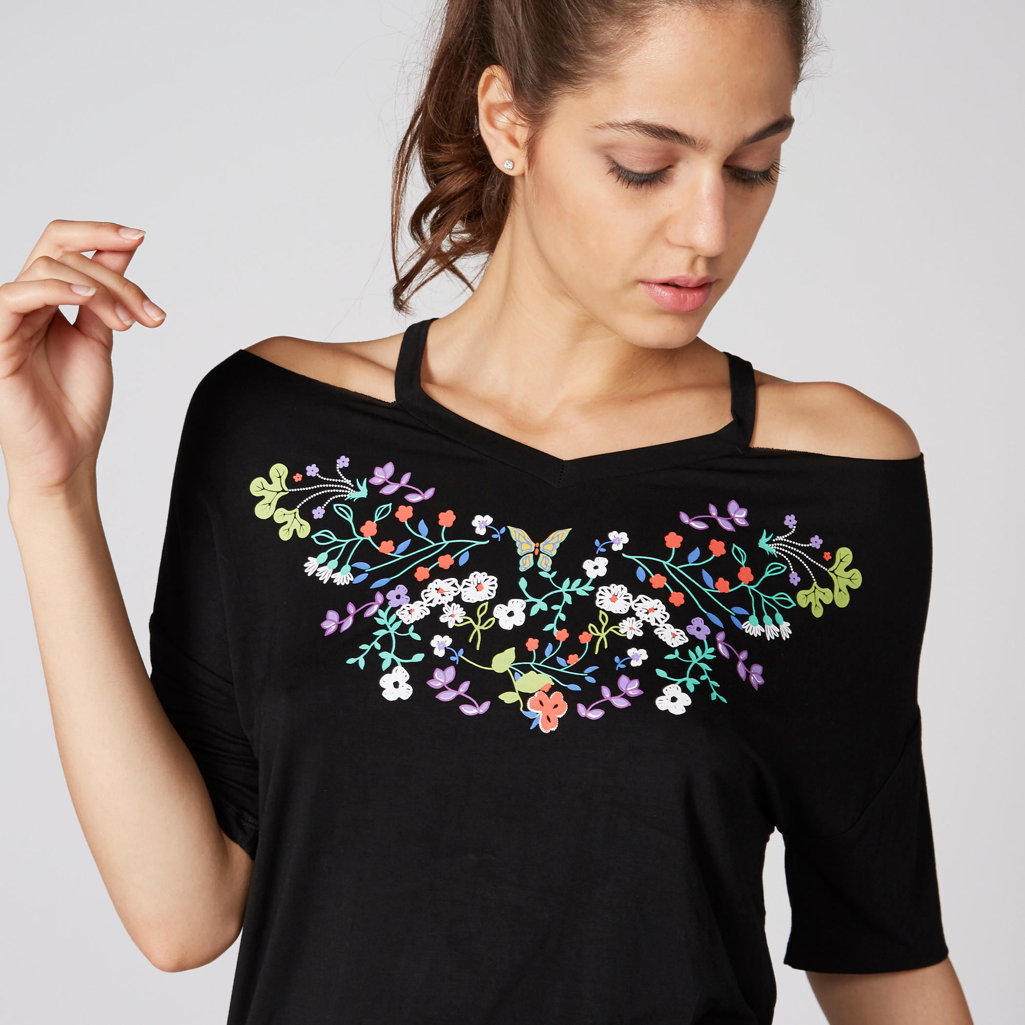 بلوزة بياقة سويت هارت وأكمام قصيرة وطبعات-women-clothing-tshirts-image-1