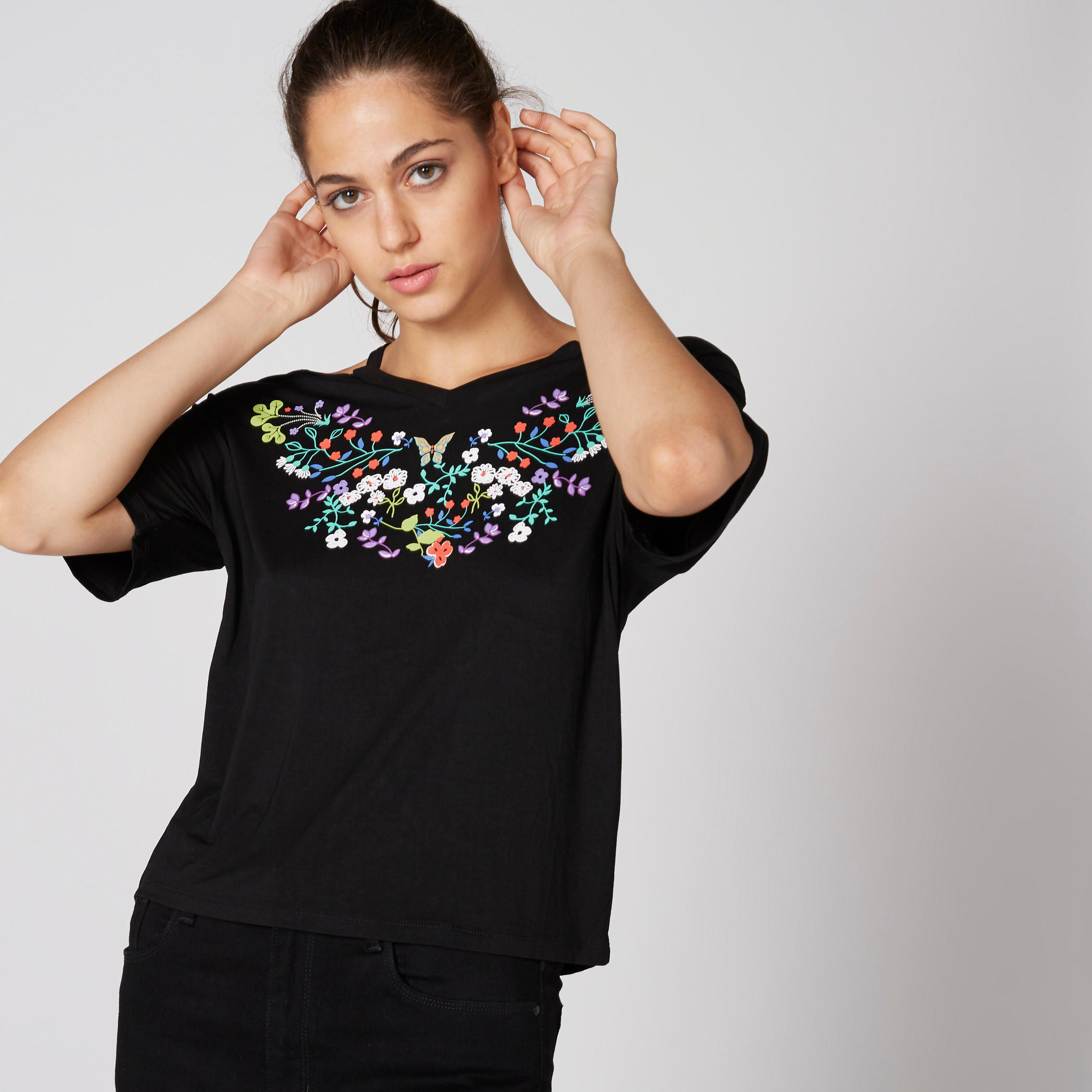 بلوزة بياقة سويت هارت وأكمام قصيرة وطبعات-women-clothing-tshirts-image-4