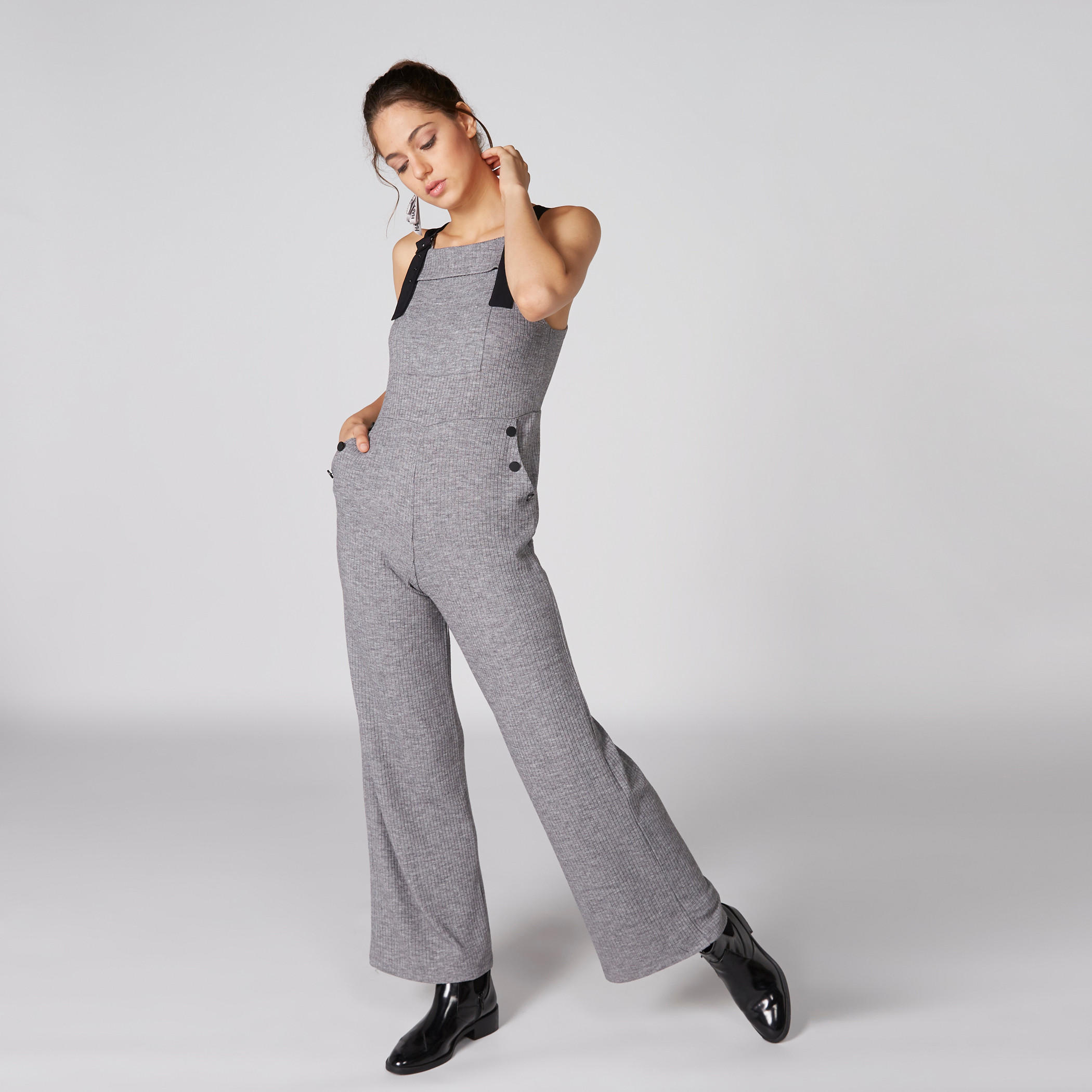 أفرول مضلّع بحمّالات كتف قابلة للتعديل وجيوب-women-clothing-jumpsuits-image-3