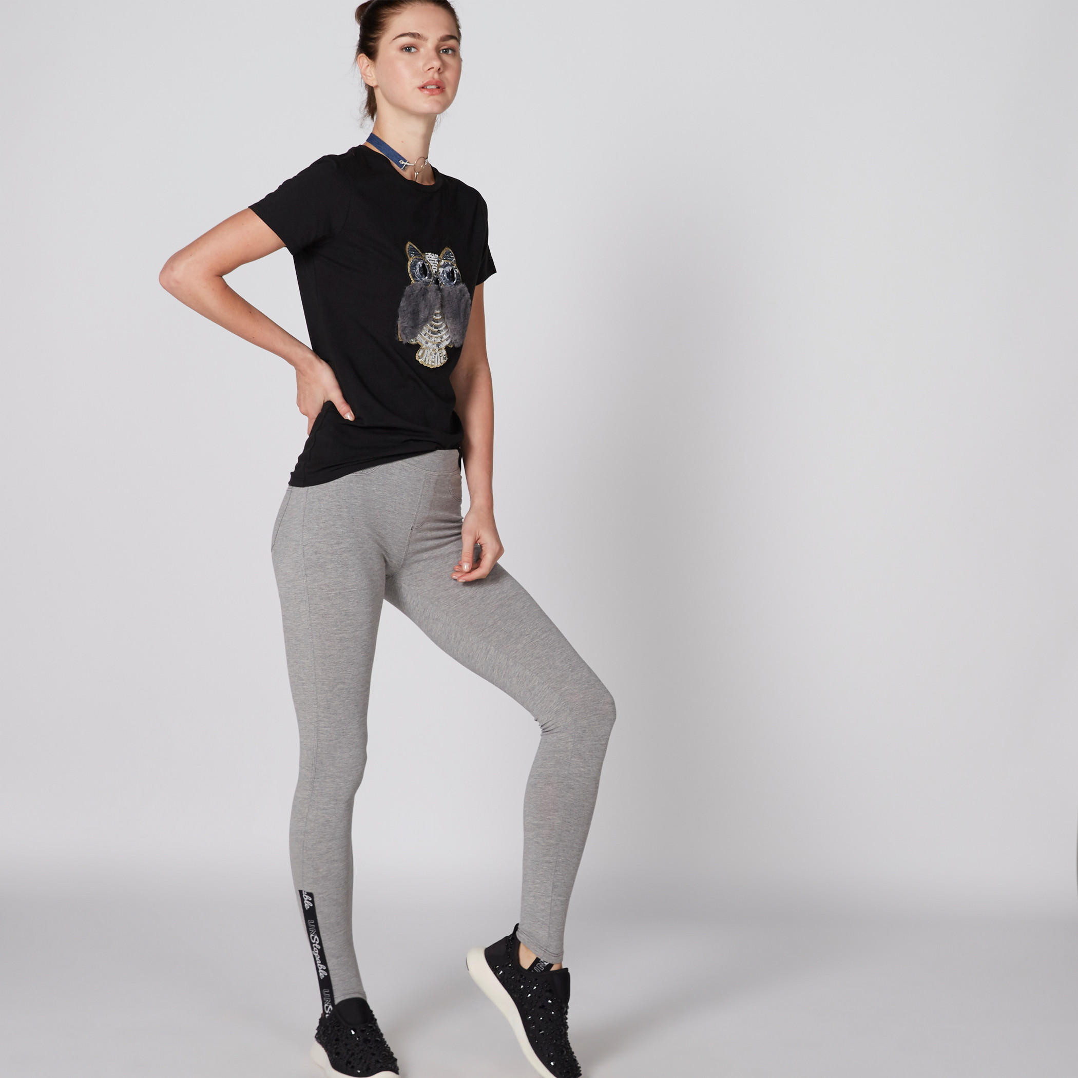 بنطال ليقنز طويل بخصر مطّاطي وطبعات-women-clothing-bottoms-leggings-image-1