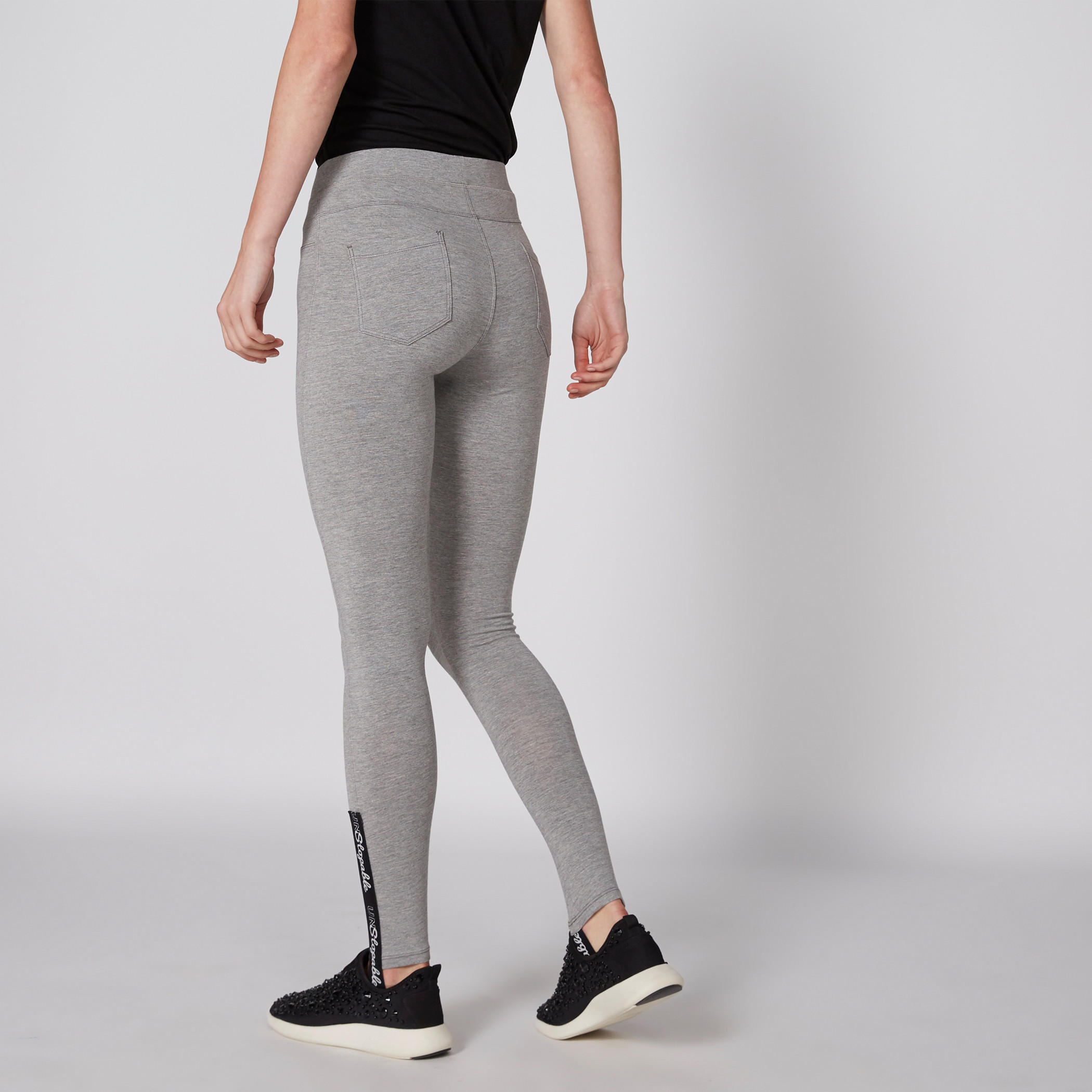 بنطال ليقنز طويل بخصر مطّاطي وطبعات-women-clothing-bottoms-leggings-image-2