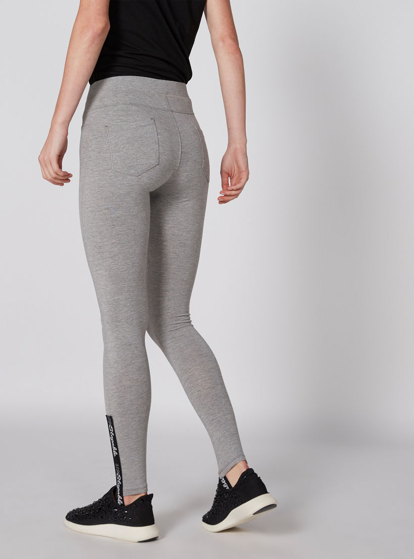 بنطال ليقنز طويل بخصر مطّاطي وطبعات-women-clothing-bottoms-leggings-image-2