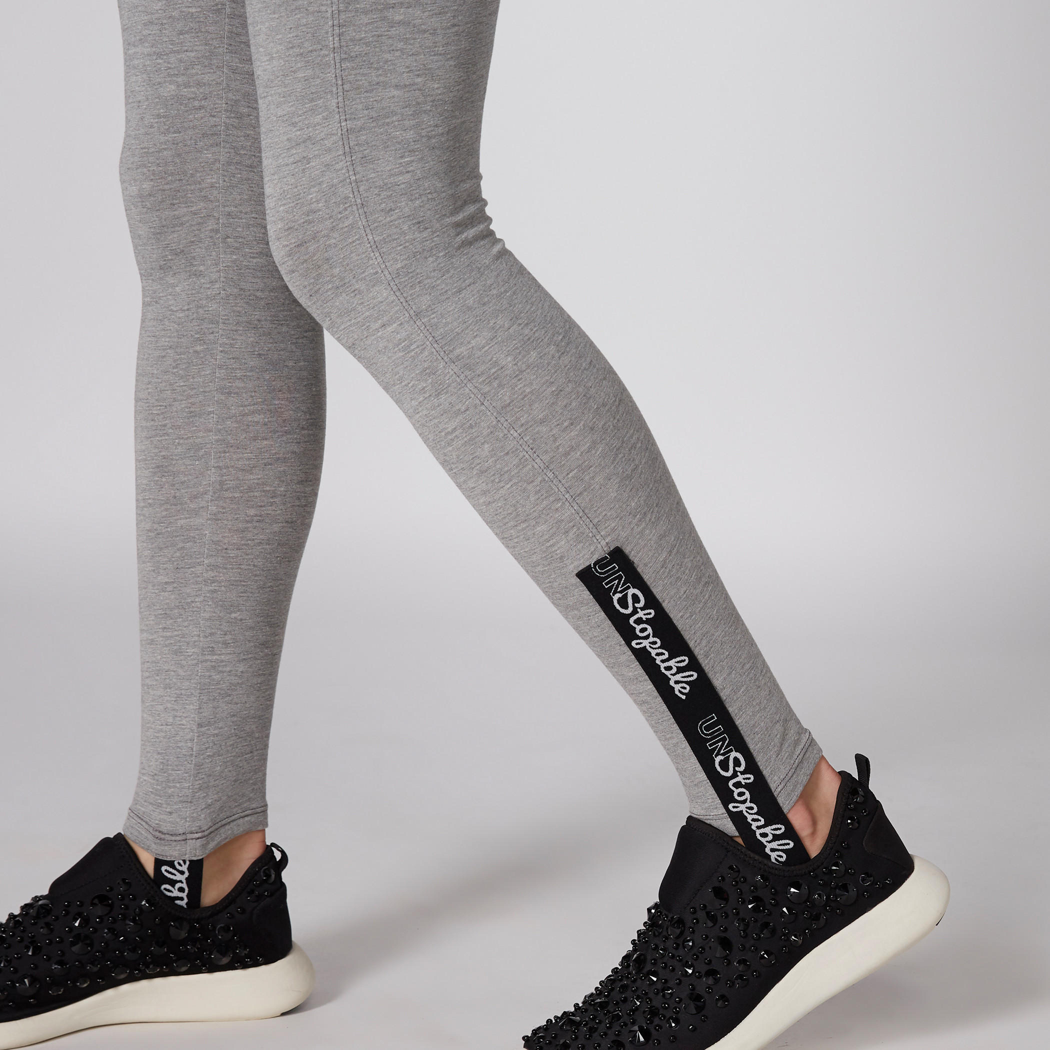 بنطال ليقنز طويل بخصر مطّاطي وطبعات-women-clothing-bottoms-leggings-image-4