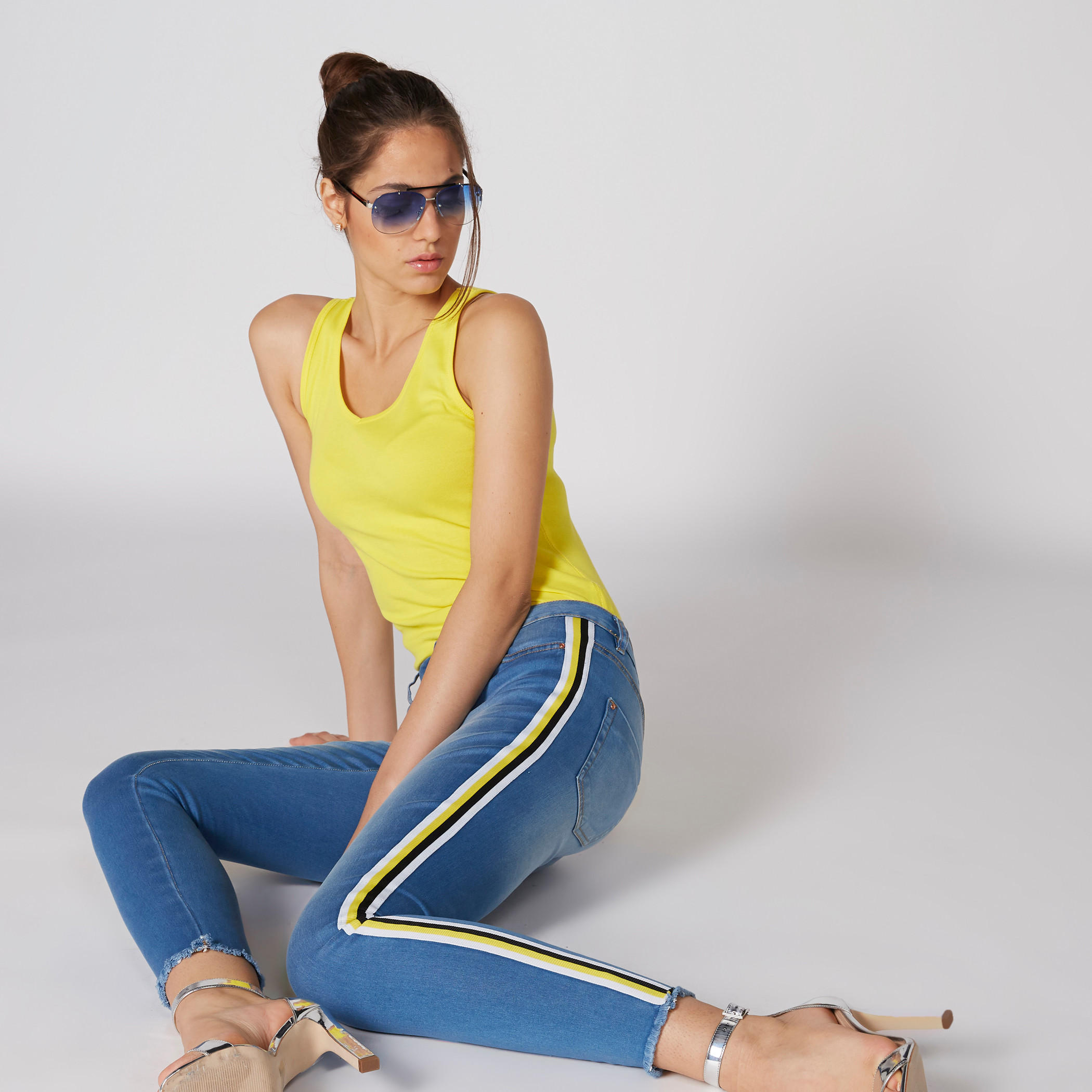 بنطال جينز طويل بزر إغلاق-women-clothing-bottoms-jeans-image-1