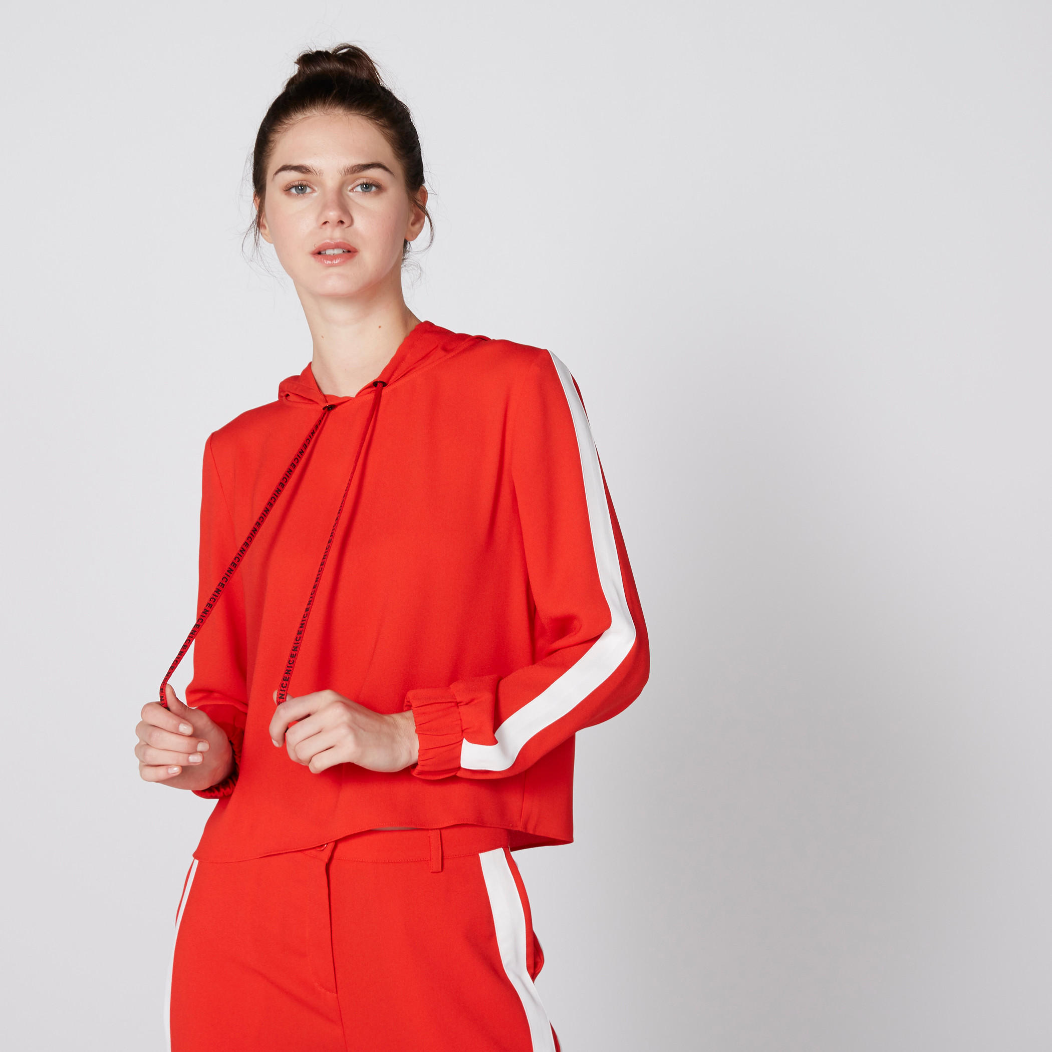 تيشيرت بأكمام طويلة وقبعة-women-clothing-tshirts-image-1