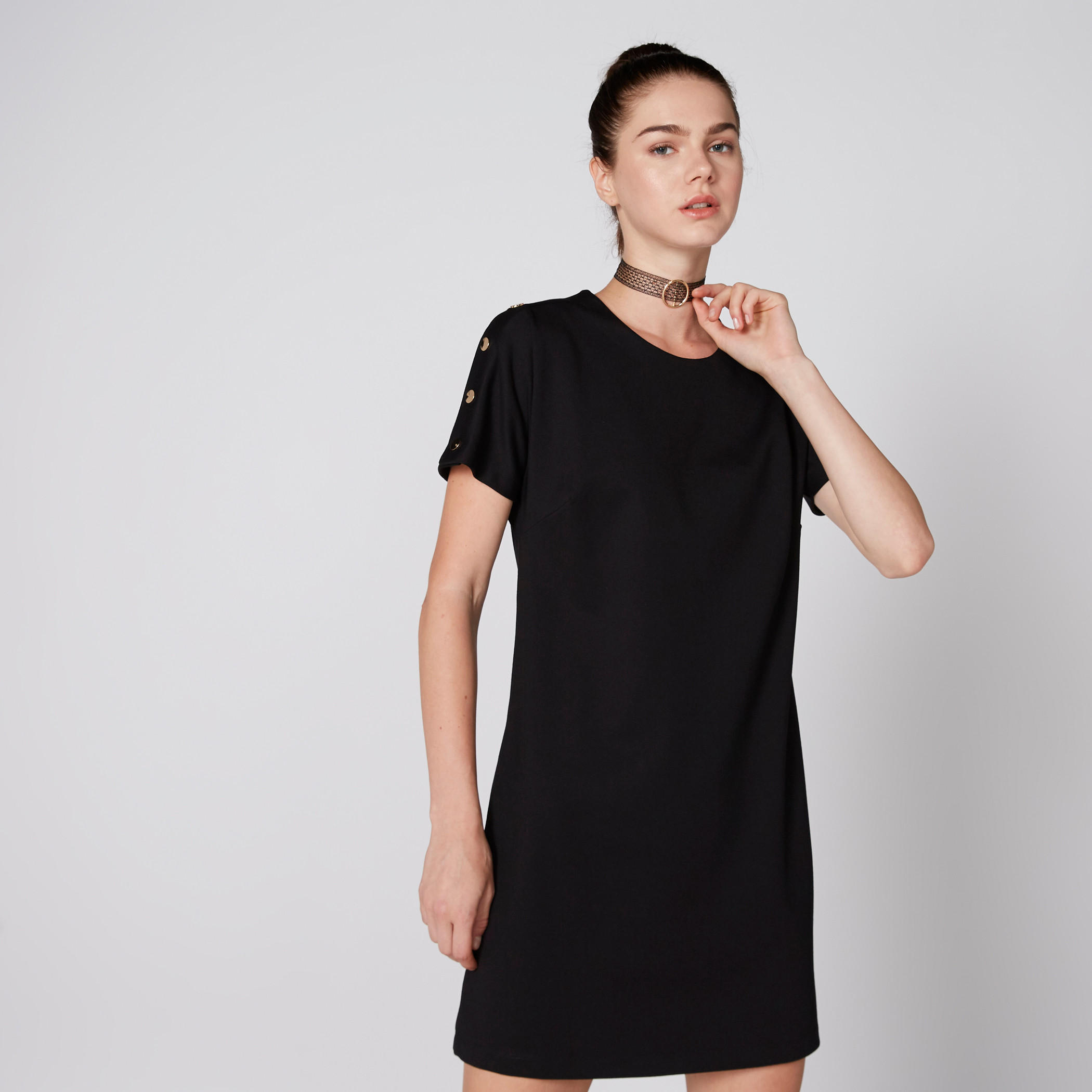 فستان قصير مرصع بياقة مستديرة وأكمام قصيرة-women-clothing-dresses-image-1