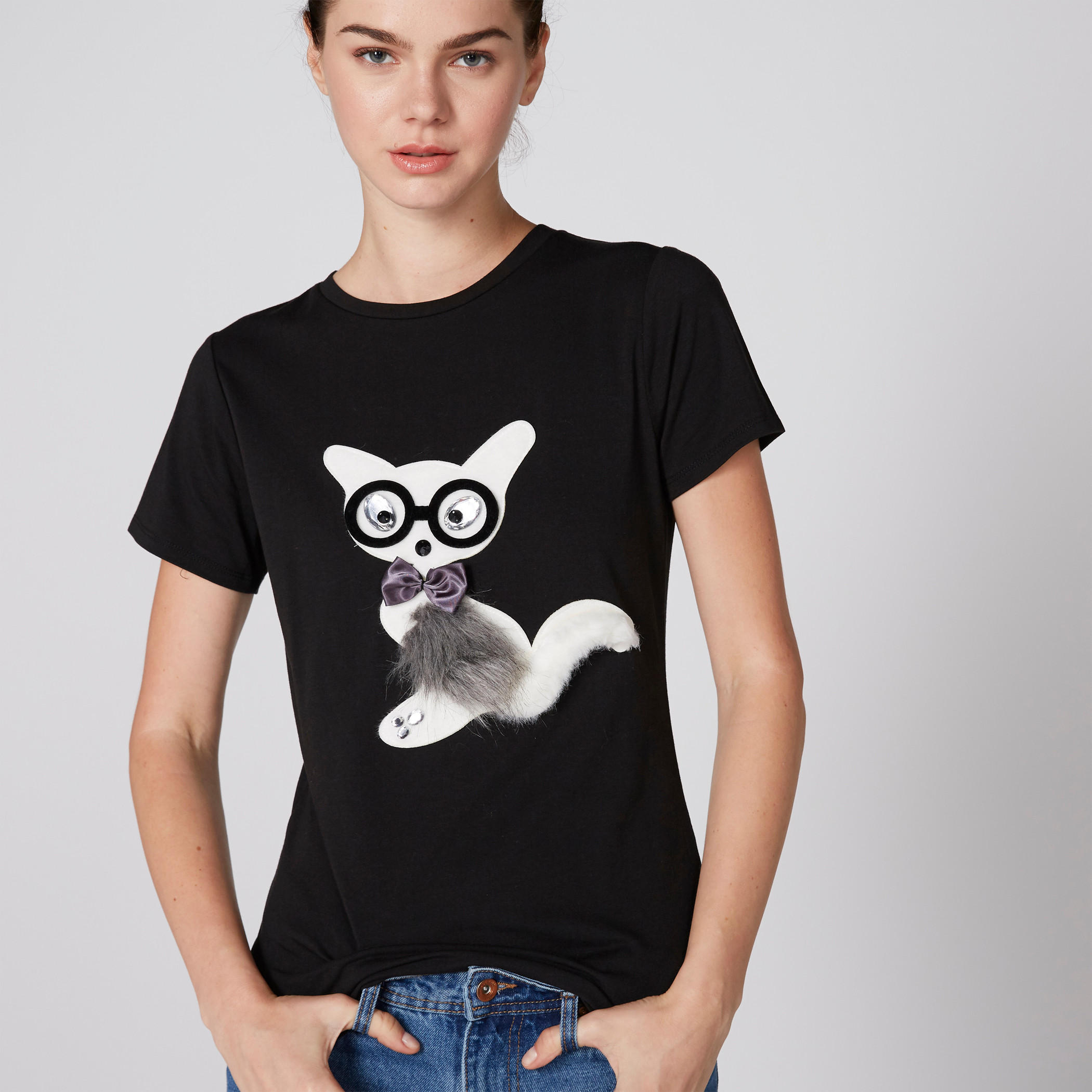 تيشيرت بياقة مستديرة وأكمام قصيرة وطبعات-women-clothing-tshirts-image-1