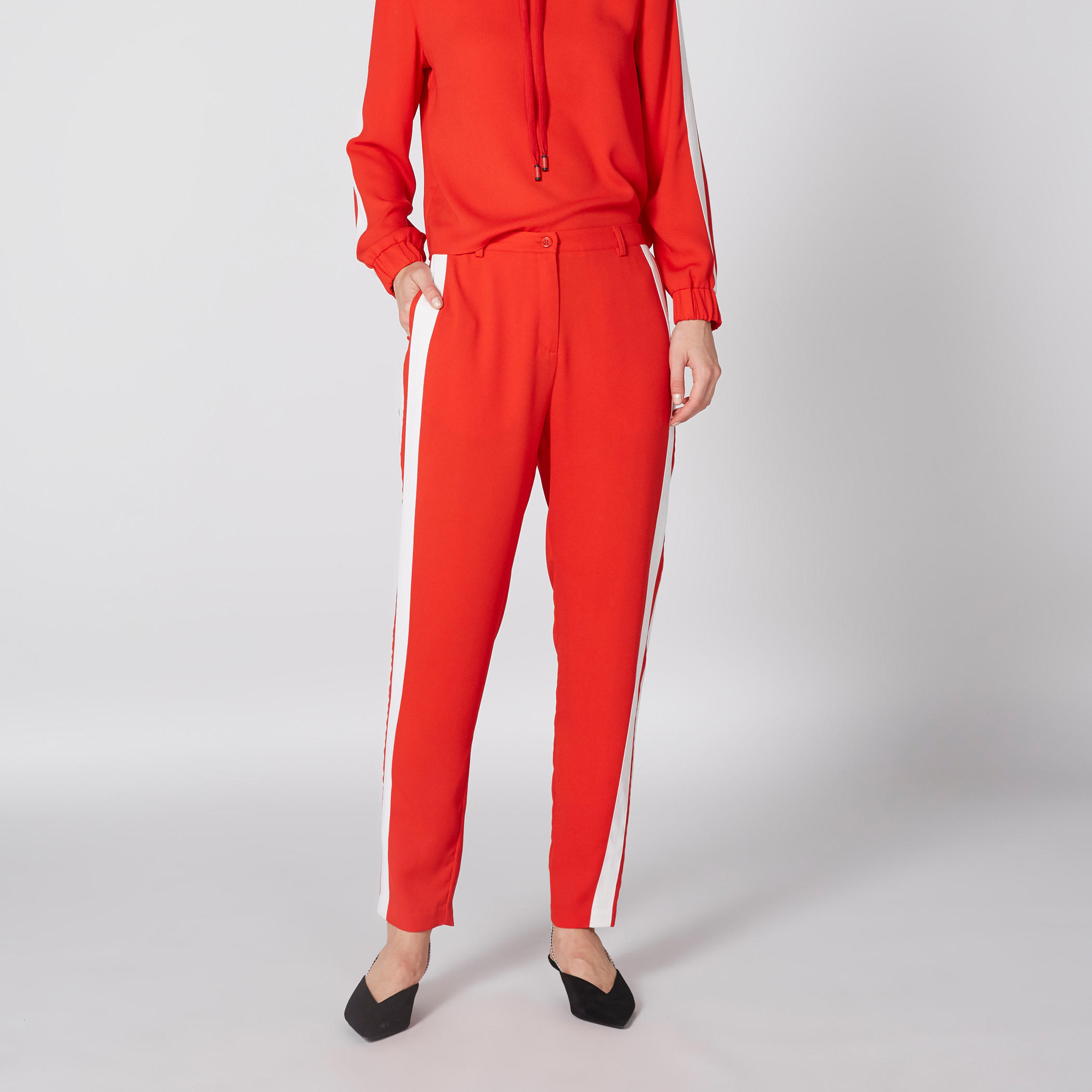 بنطال طويل بزر إغلاق وجيوب-women-clothing-bottoms-trousers-image-2