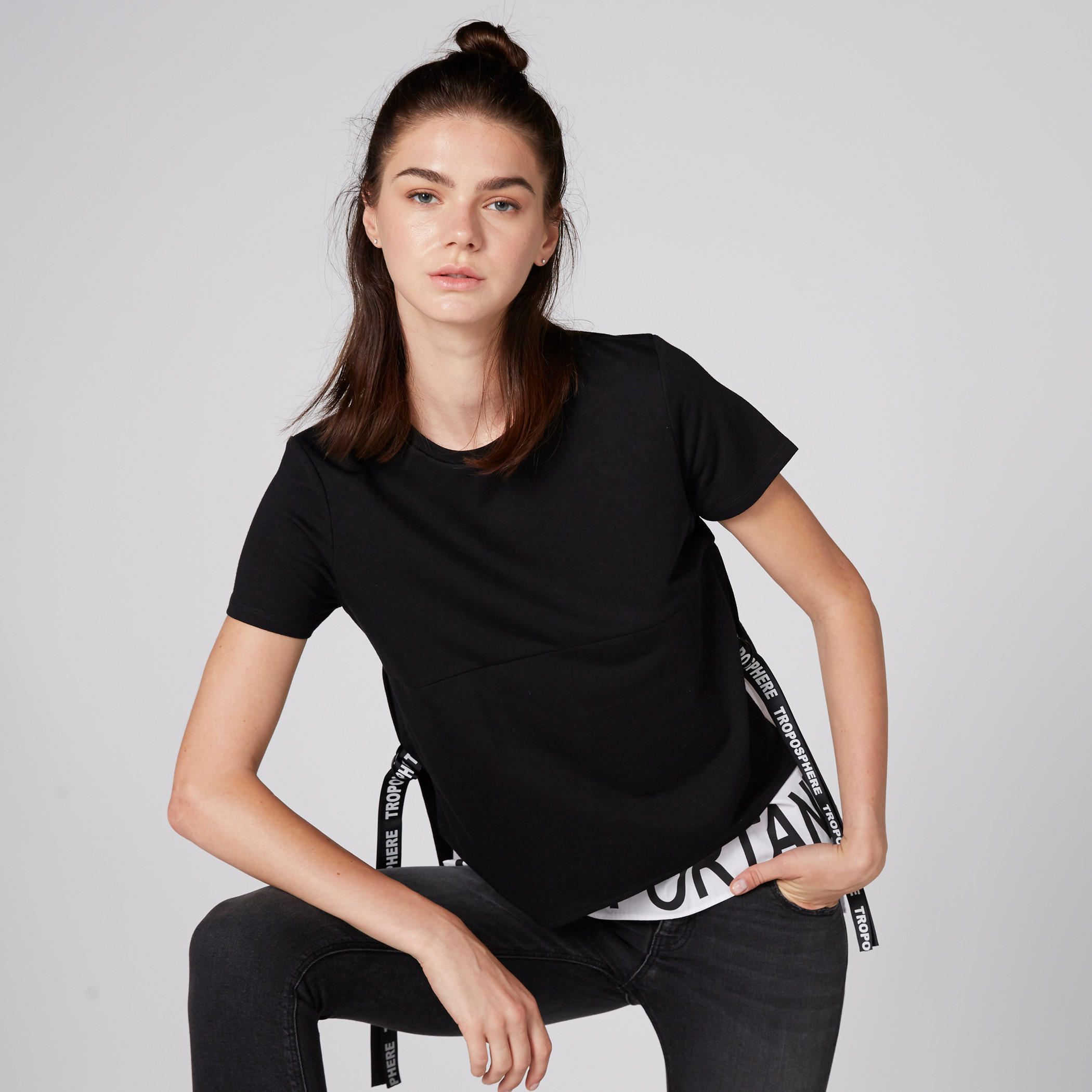 تيشيرت بياقة مستديرة وأكمام قصيرة وطبعات-women-clothing-tshirts-image-3