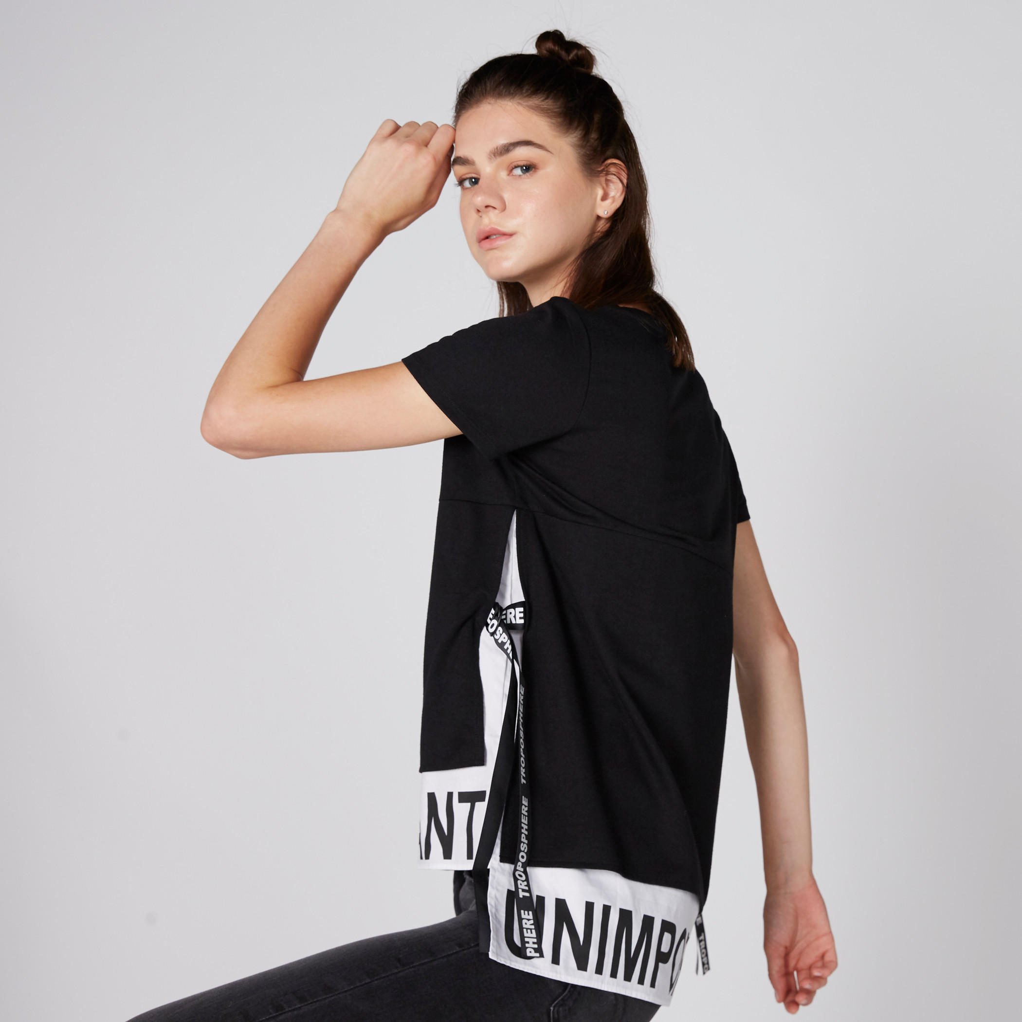 تيشيرت بياقة مستديرة وأكمام قصيرة وطبعات-women-clothing-tshirts-image-4