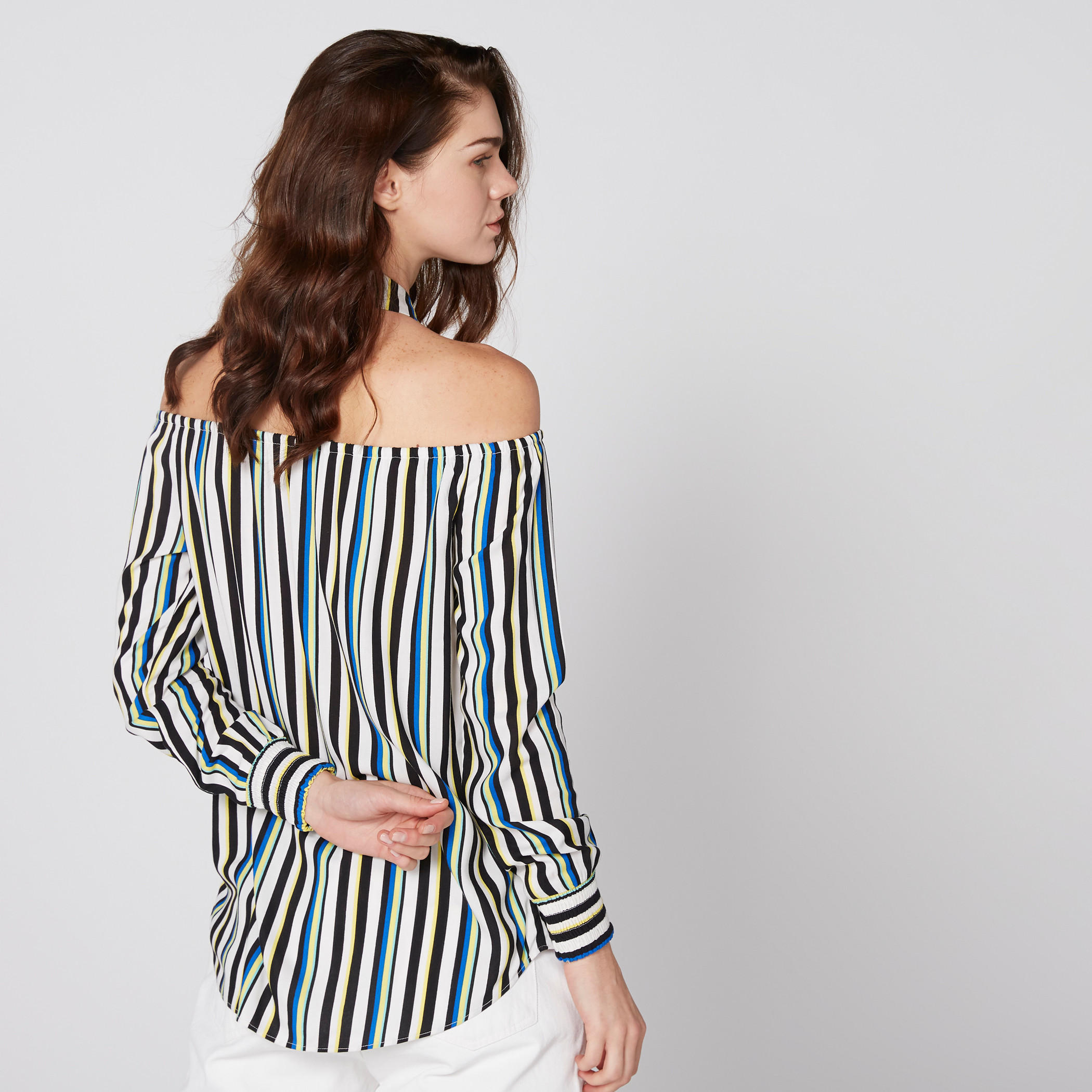 بلوزة مقلّمة بياقة طوق وأكمام طويلة وأزرار-women-clothing-shirtsandblouses-blouses-image-5