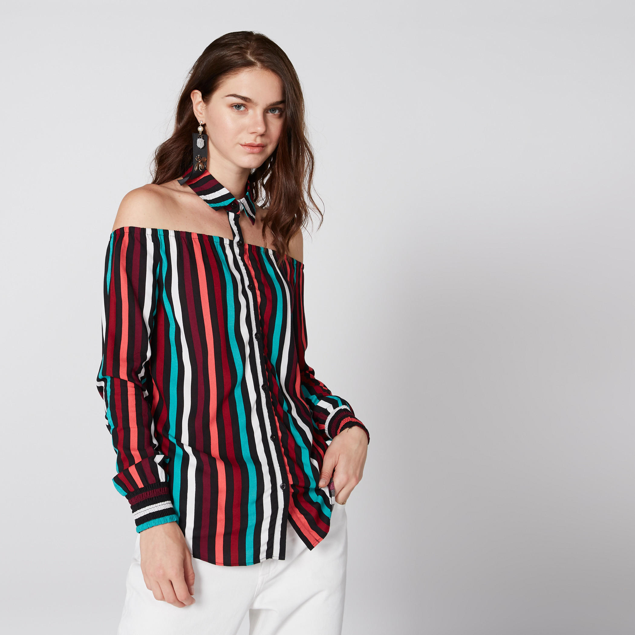 بلوزة مقلّمة بياقة طوق وأكمام طويلة وأزرار-women-clothing-shirtsandblouses-blouses-image-2