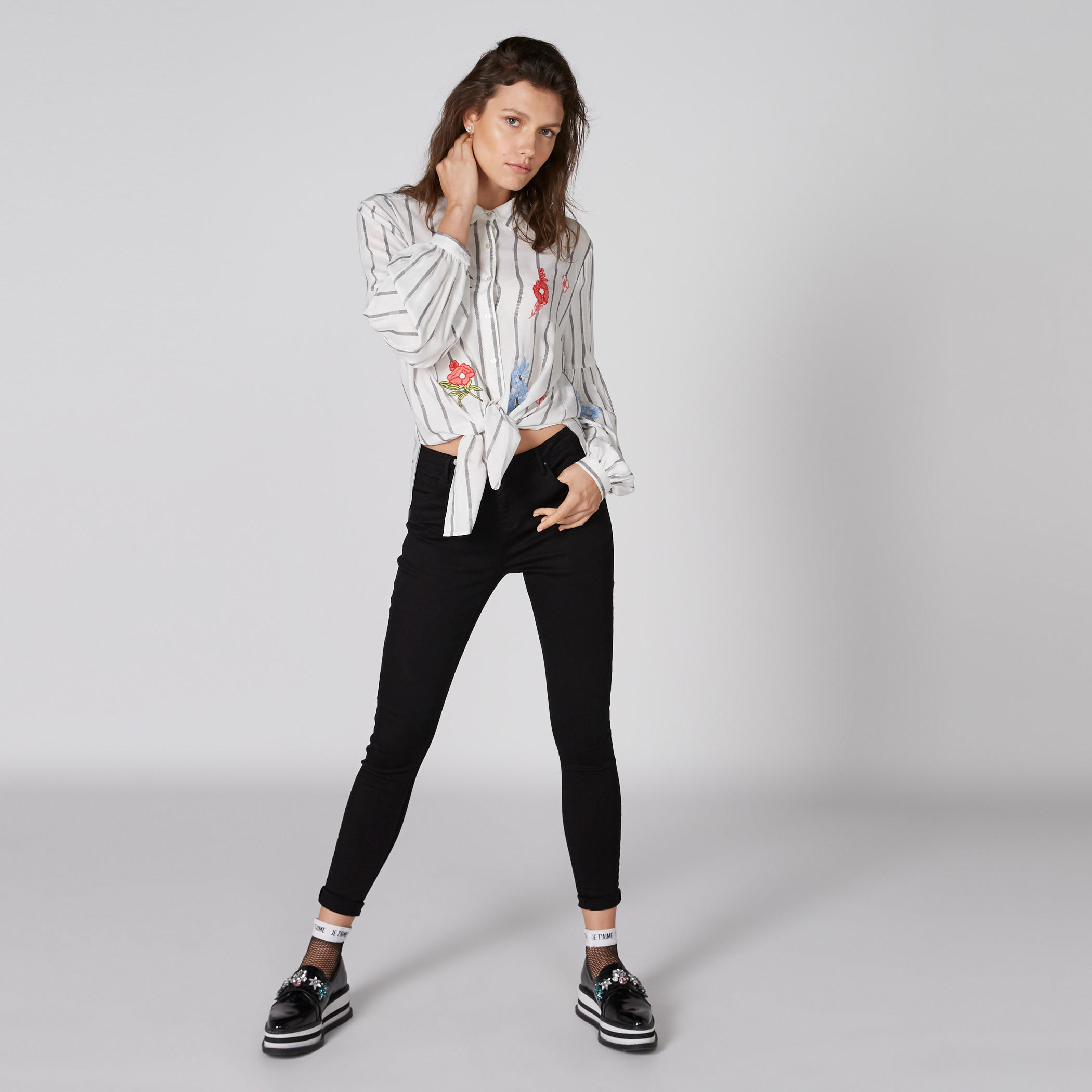 قميص مقلم بتطريز وأزرار-women-clothing-shirtsandblouses-shirts-image-1