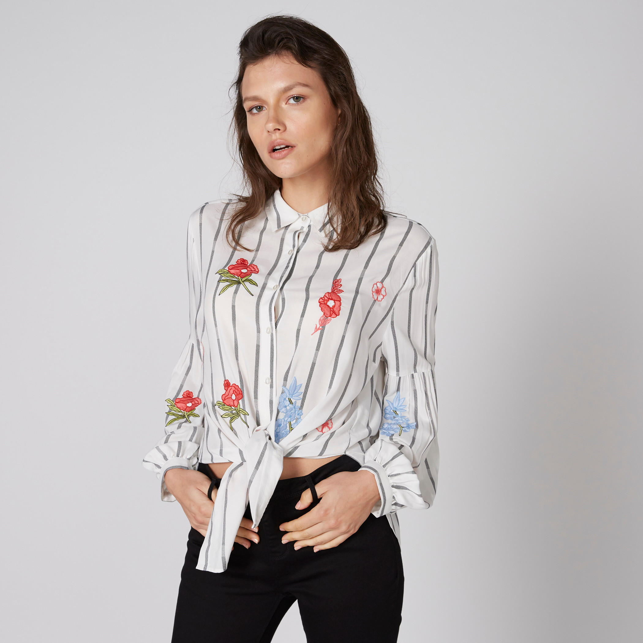 قميص مقلم بتطريز وأزرار-women-clothing-shirtsandblouses-shirts-image-3