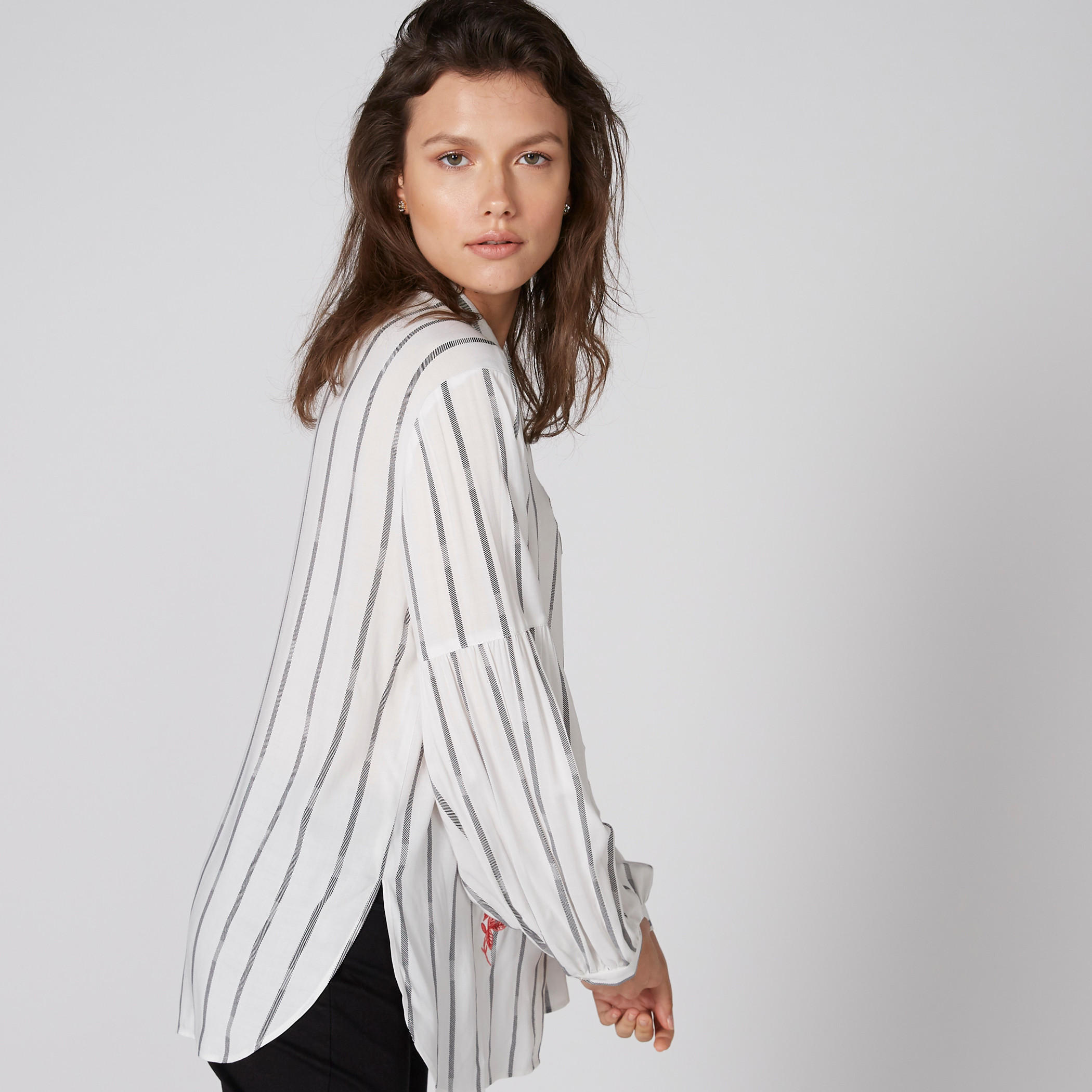 قميص مقلم بتطريز وأزرار-women-clothing-shirtsandblouses-shirts-image-4