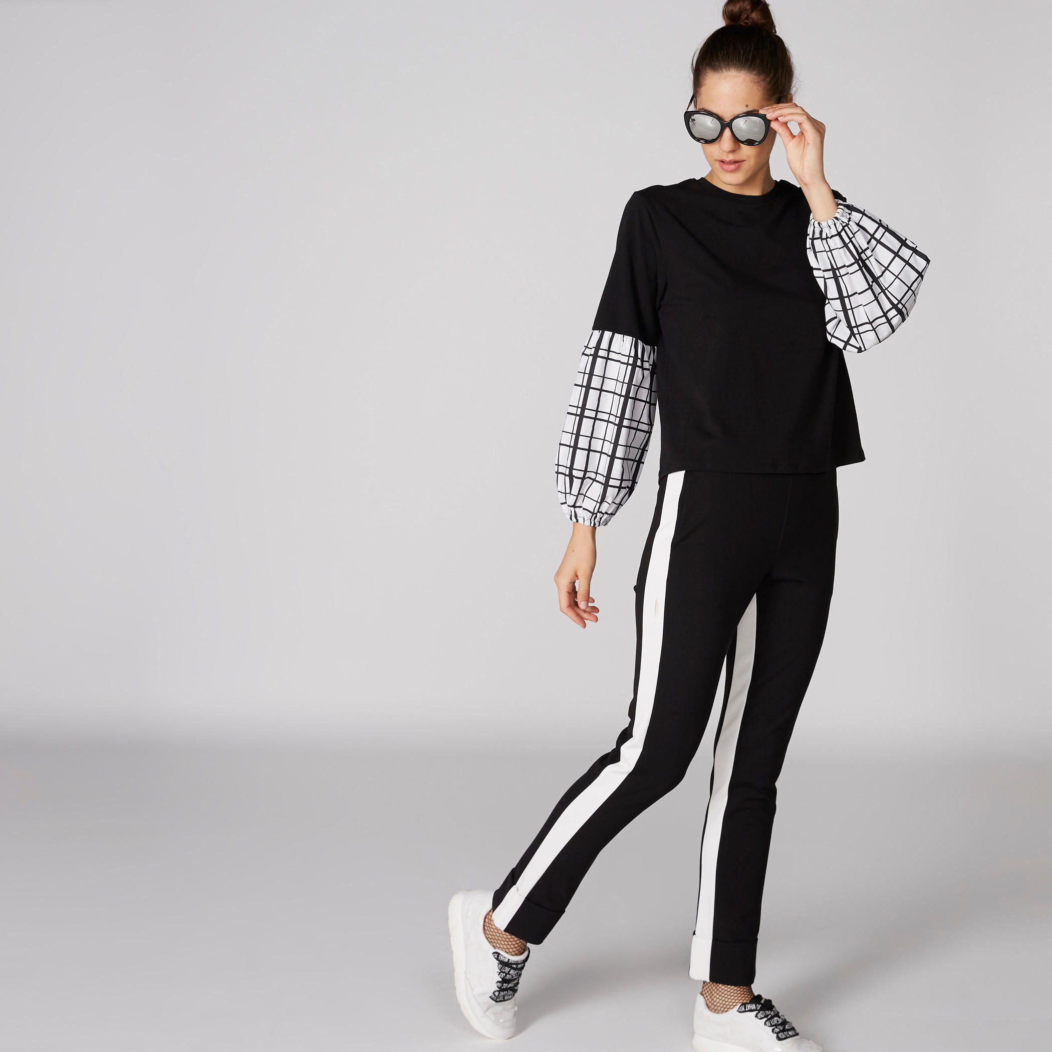 بلوزة كاروهات بياقة مستديرة وأكمام طويلة-women-clothing-shirtsandblouses-blouses-image-1