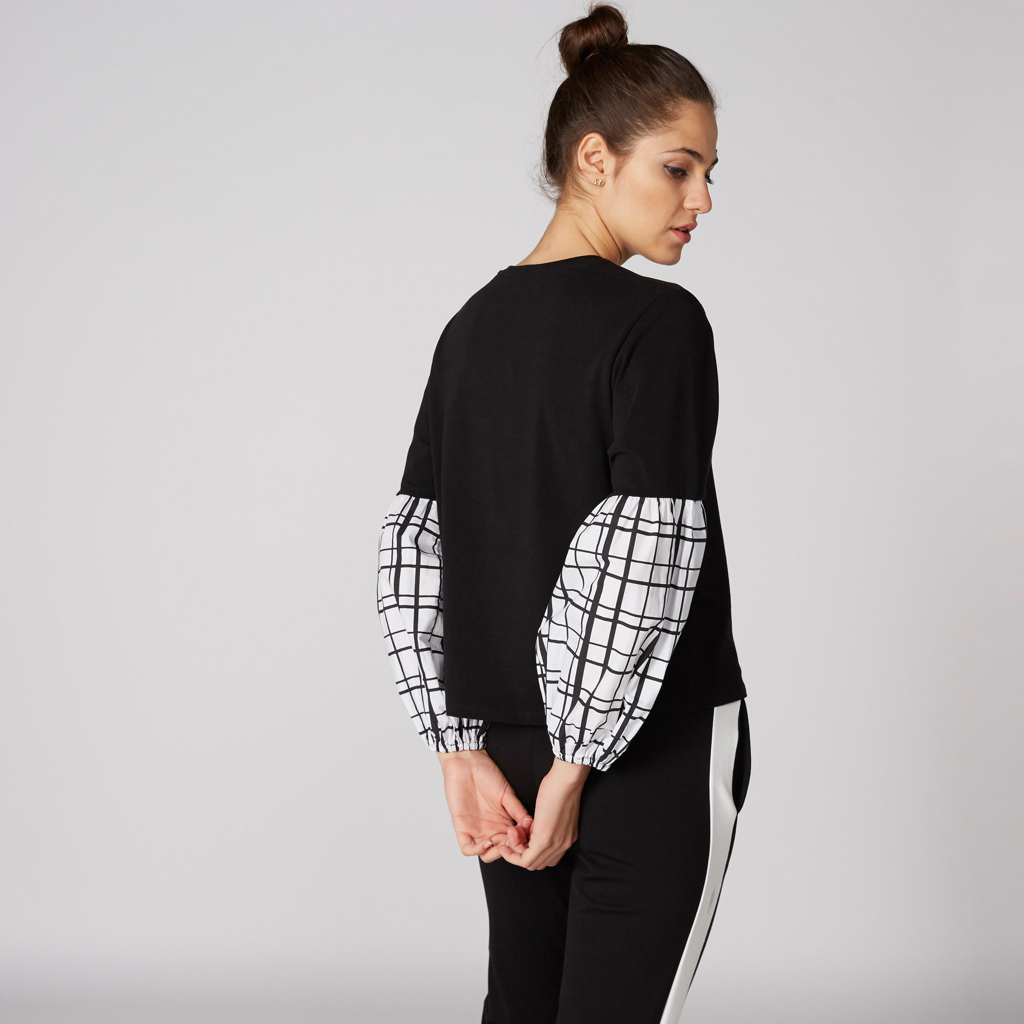بلوزة كاروهات بياقة مستديرة وأكمام طويلة-women-clothing-shirtsandblouses-blouses-image-2