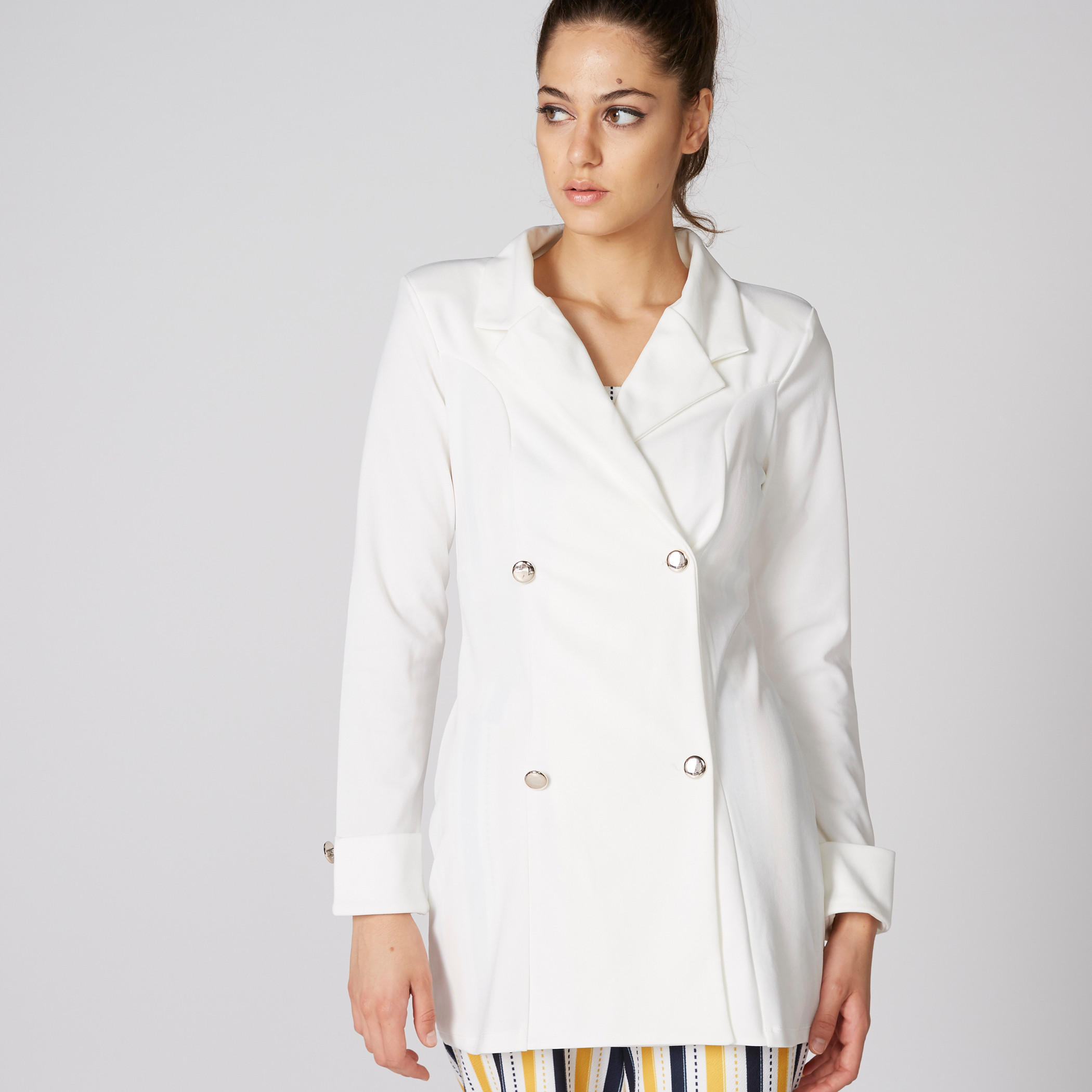 جاكيت ترينش بأكمام طويلة وأزرار-women-winterwear-coatsandjackets-jackets-image-1